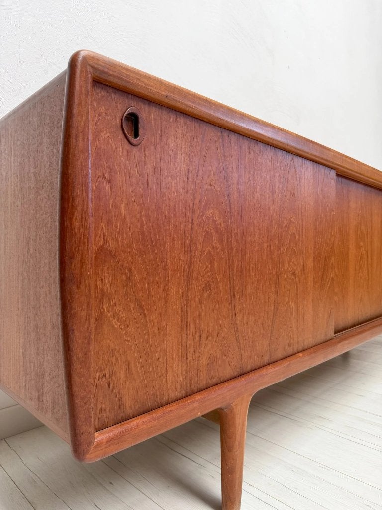H.P. Hansen groot teak dressoir Deens design jaren 60, Ophalen of Verzenden, Zo goed als nieuw, 25 tot 50 cm, Teakhout