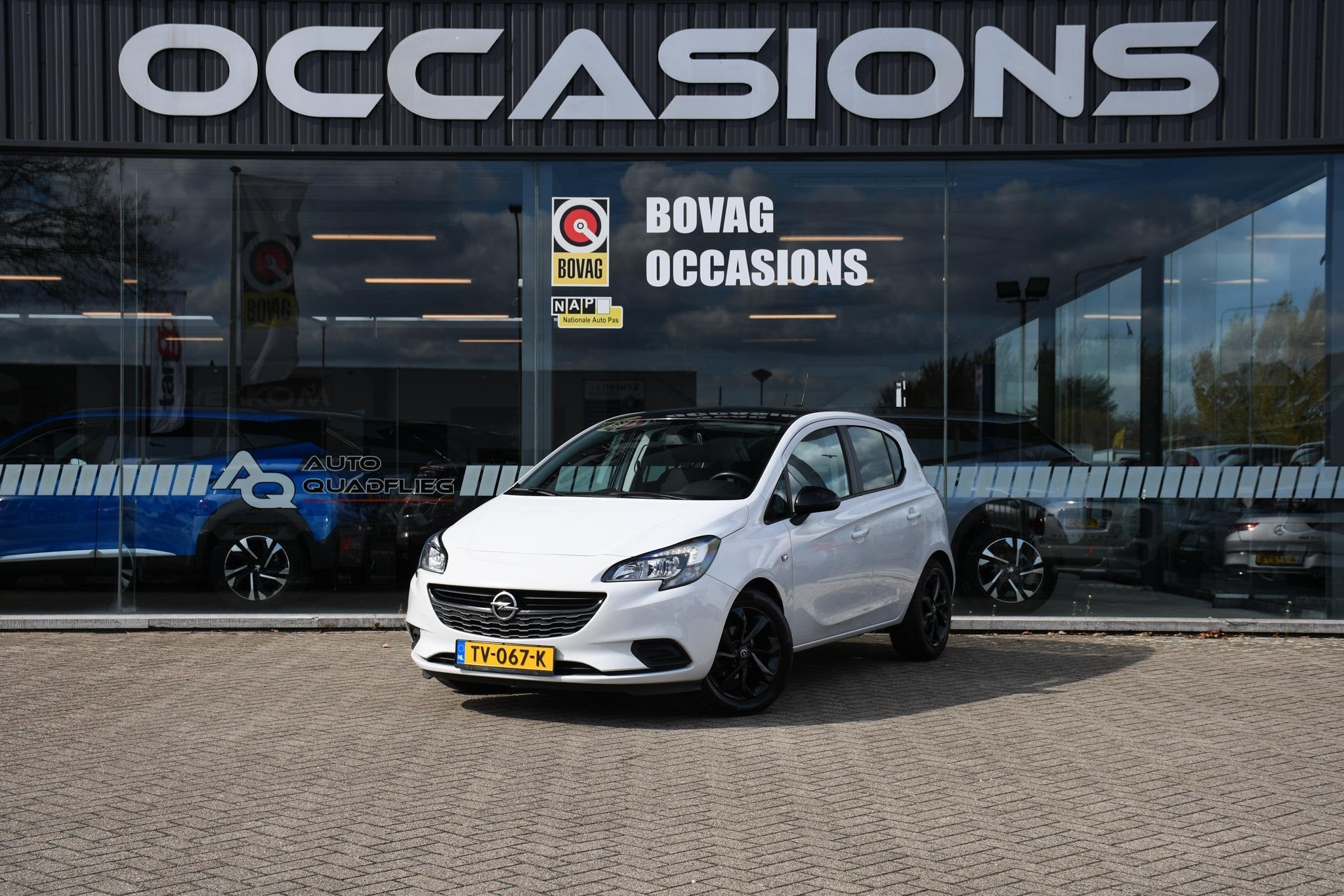Opel Corsa 1.4 Black Edition APPLE CARPLAY/ NAVIGATIE/ DAB, Auto's, Voorwielaandrijving, 12 maanden, Gebruikt, 4 cilinders