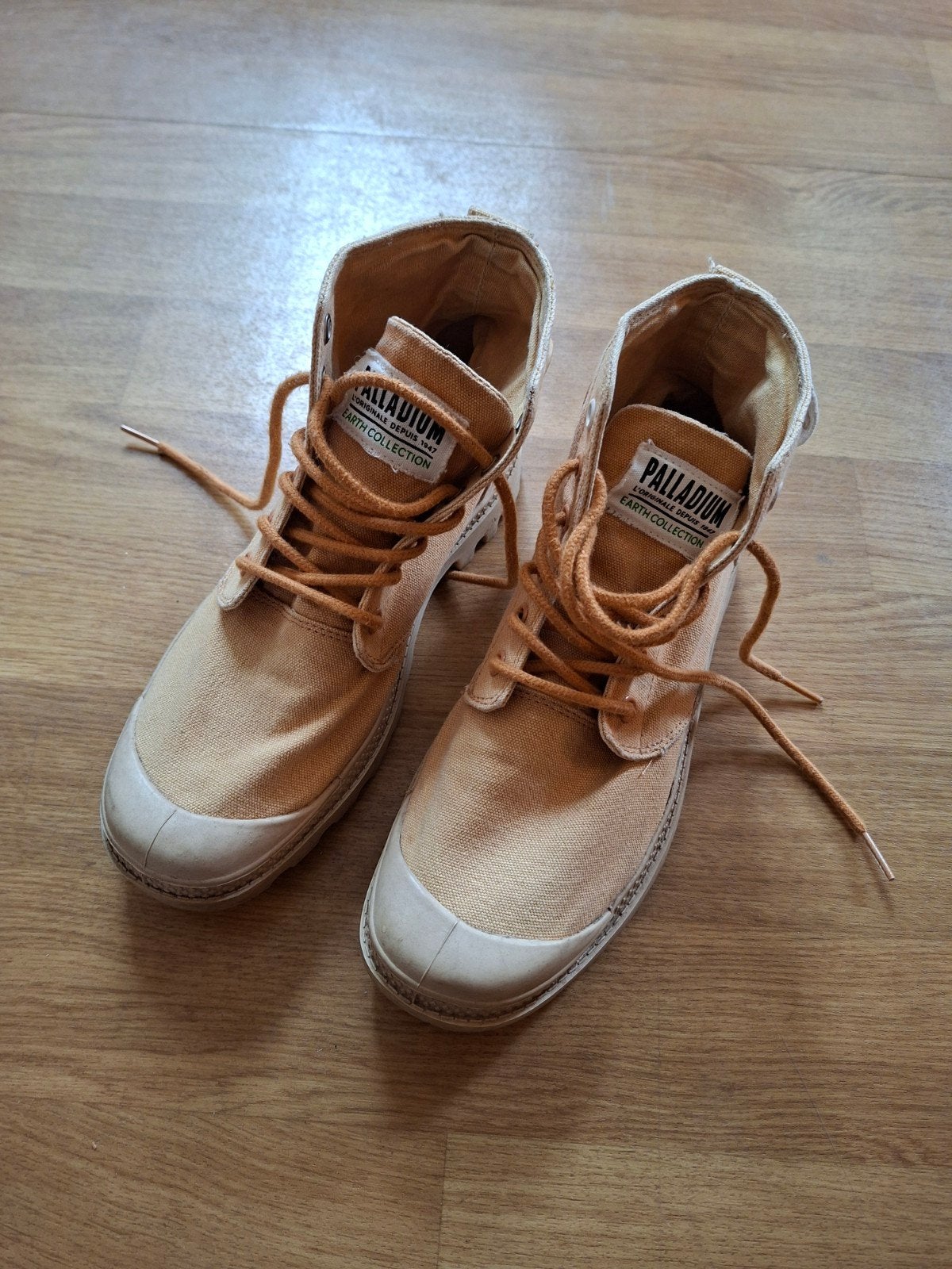 Palladium Earth Collection - maat 39, Kleding | Dames, Schoenen, Beige, Lage of Enkellaarzen, Palladium, Ophalen of Verzenden