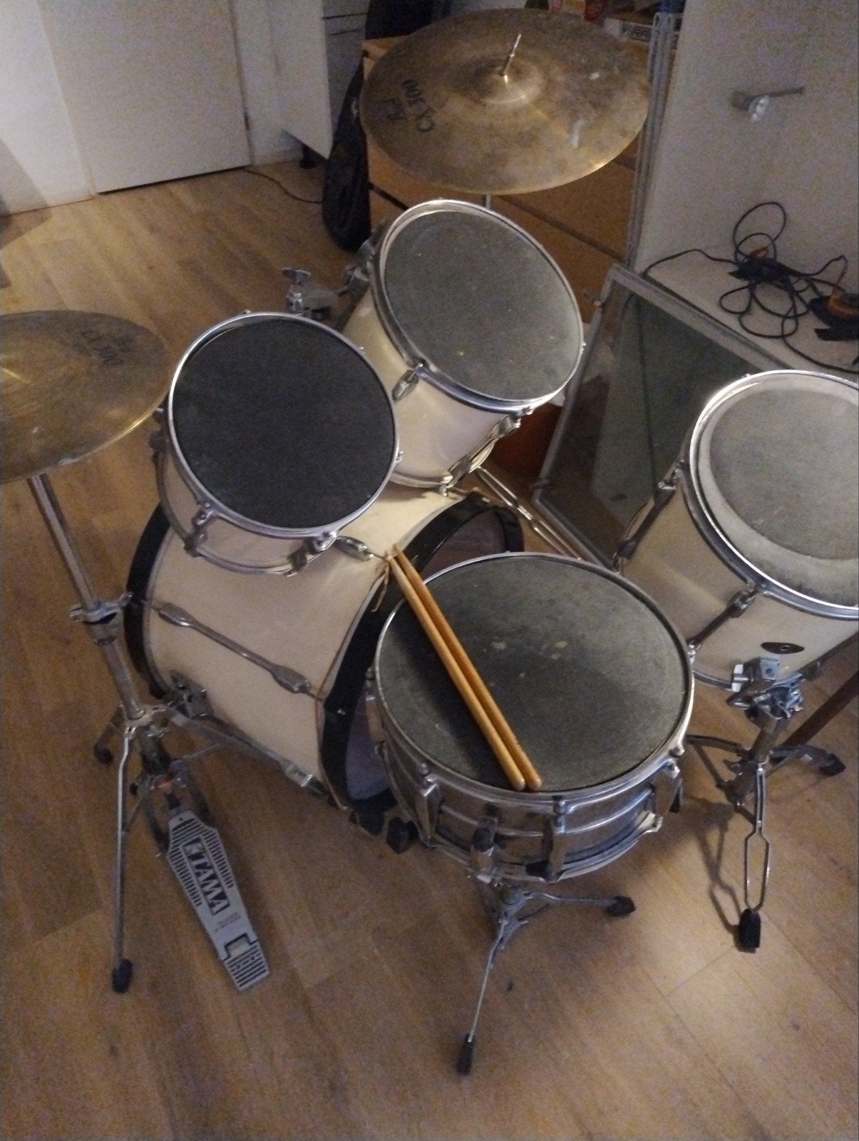 Tama drumstel met Pearl bekkens en accessoires, Ophalen of Verzenden, Gebruikt, Tama