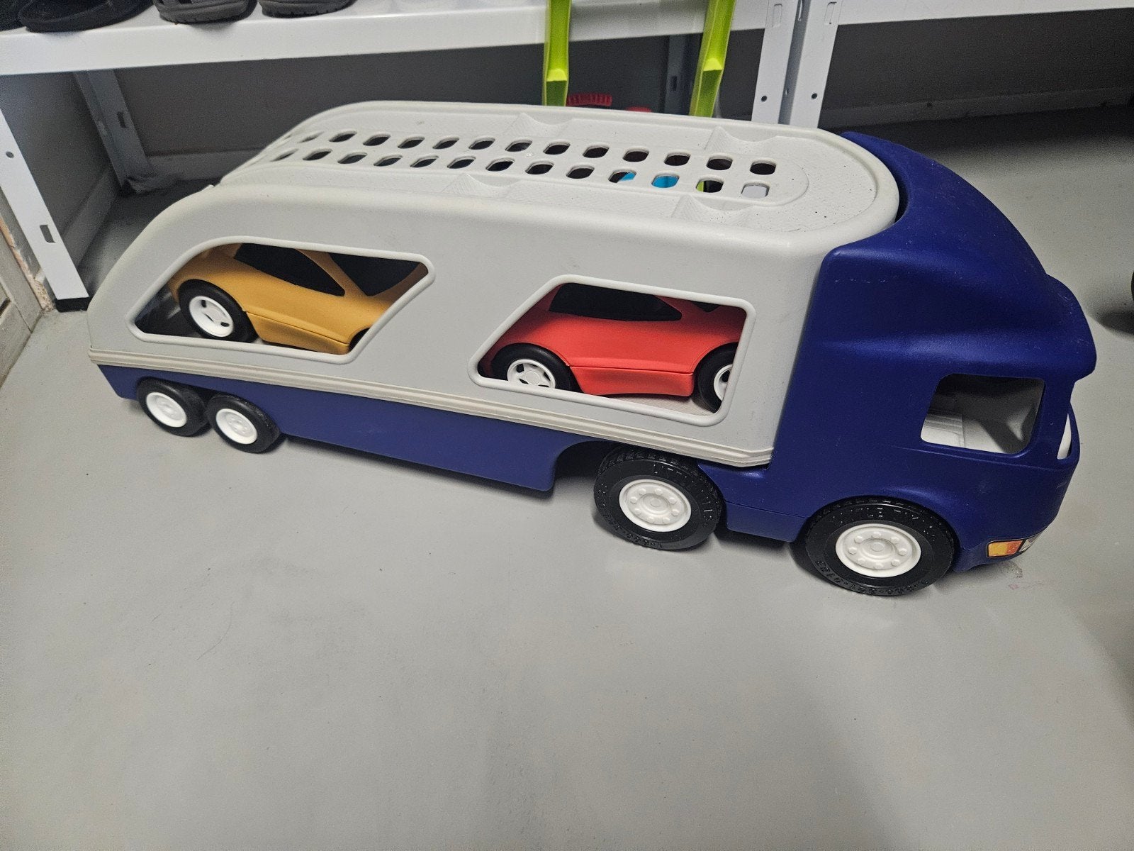 Little Tikes Vrachtauto met 2 auto's, Ophalen, Zo goed als nieuw