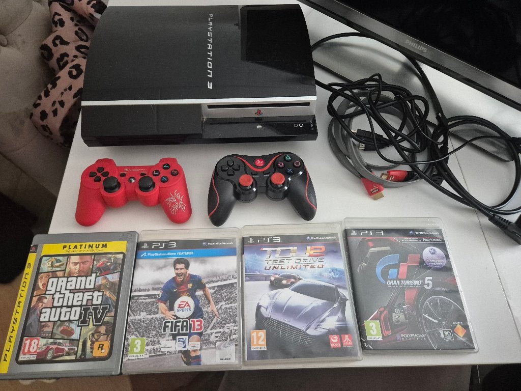 Ps3 console+2 controllers+4 games, Met games, Met 2 controllers, Ophalen of Verzenden, Zo goed als nieuw