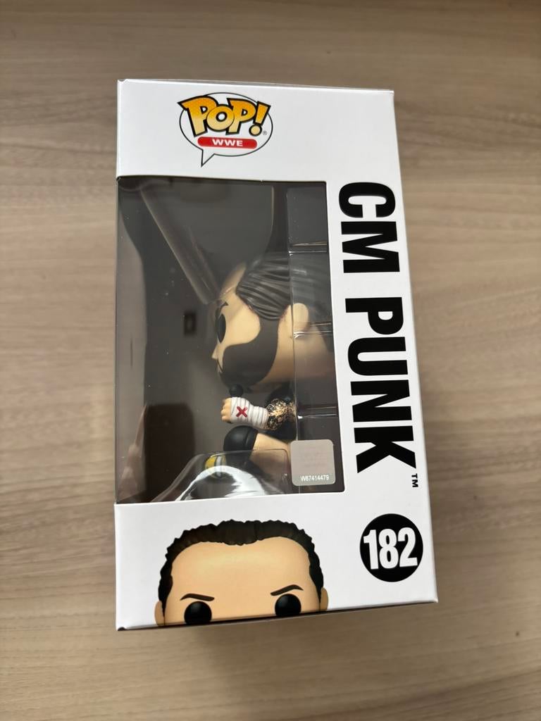 Funko Pop! WWE #182 – CM Punk sitting, Funko Europe, Nieuw, Ophalen of Verzenden, 4th floor, 1 Queen Caroline St, London W6 9YN, Verenigd Koninkrijk