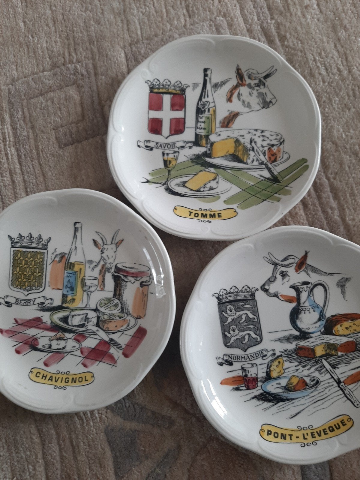 Set van 3 Gien aardewerk kaasbordjes - handgeschilderd, Ophalen