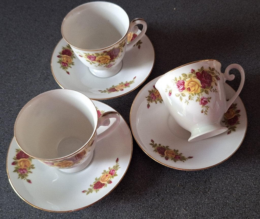 Te koop: (Decoratieve) koffie-/theekopjes (vintage), Vintage, Ophalen of Verzenden, Zo goed als nieuw, Kop(pen) en/of Schotel(s)