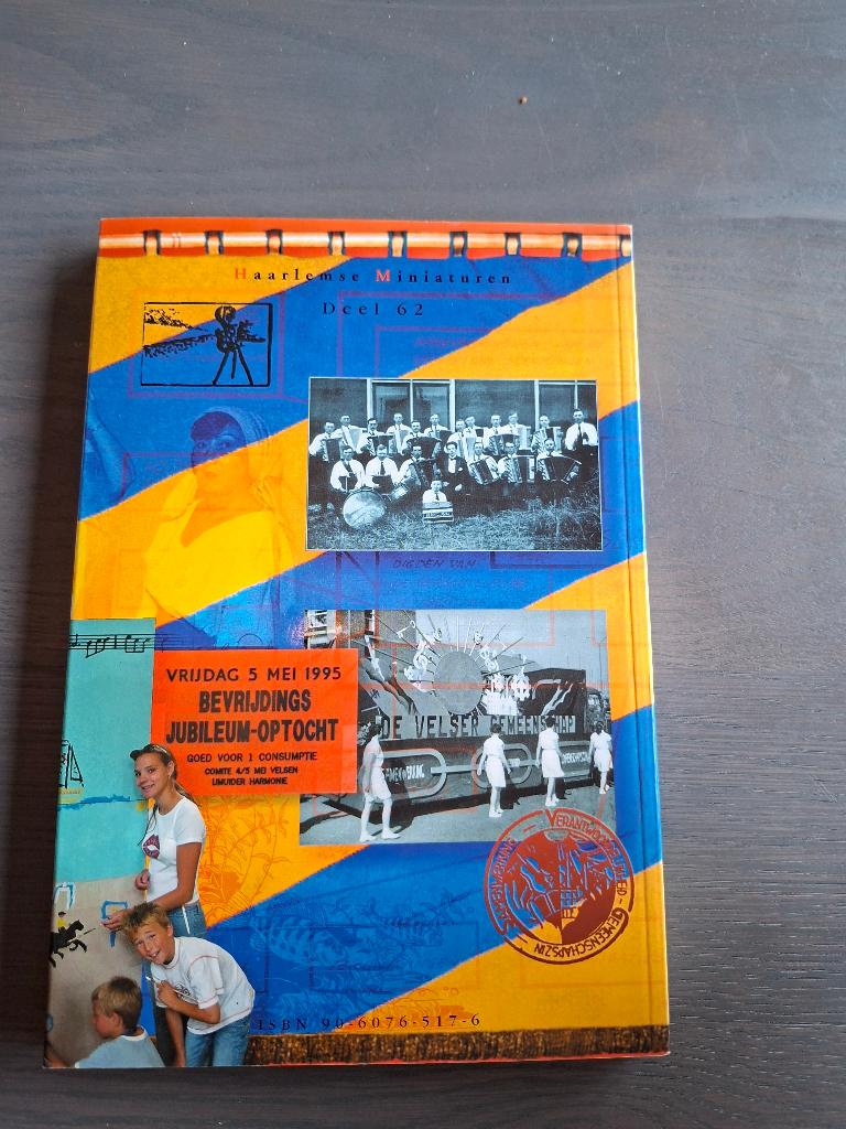 Halve Eeuw Velser Gemeenschap - Haarlemse Miniaturen, Boeken, Ophalen of Verzenden, 20e eeuw of later, Onbekend, Gelezen