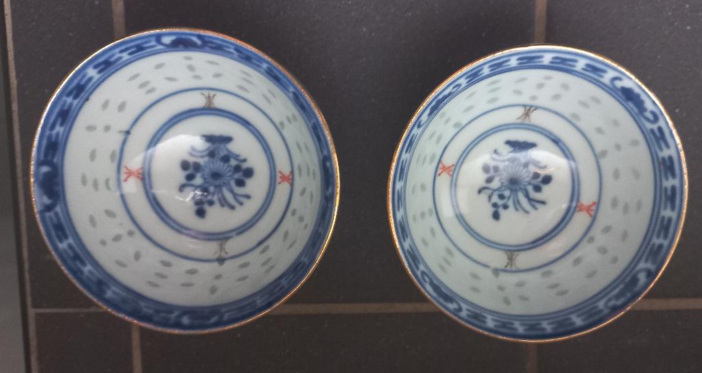 2 mooie porseleinen Chinese rijstkommetjes. puntgaaf, Ophalen of Verzenden, Zo goed als nieuw, Kom(men), Overige stijlen