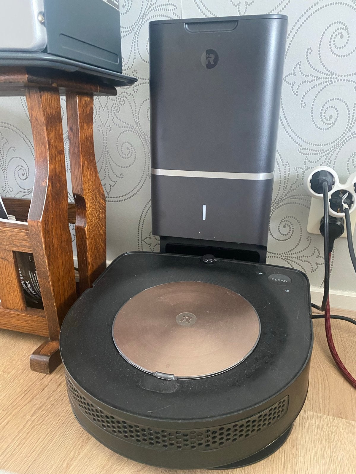 iRobot Roomba Robotstofzuiger met zelflegende basis, Witgoed en Apparatuur, Gebruikt, IRobot, Automatisch legen, Ophalen of Verzenden