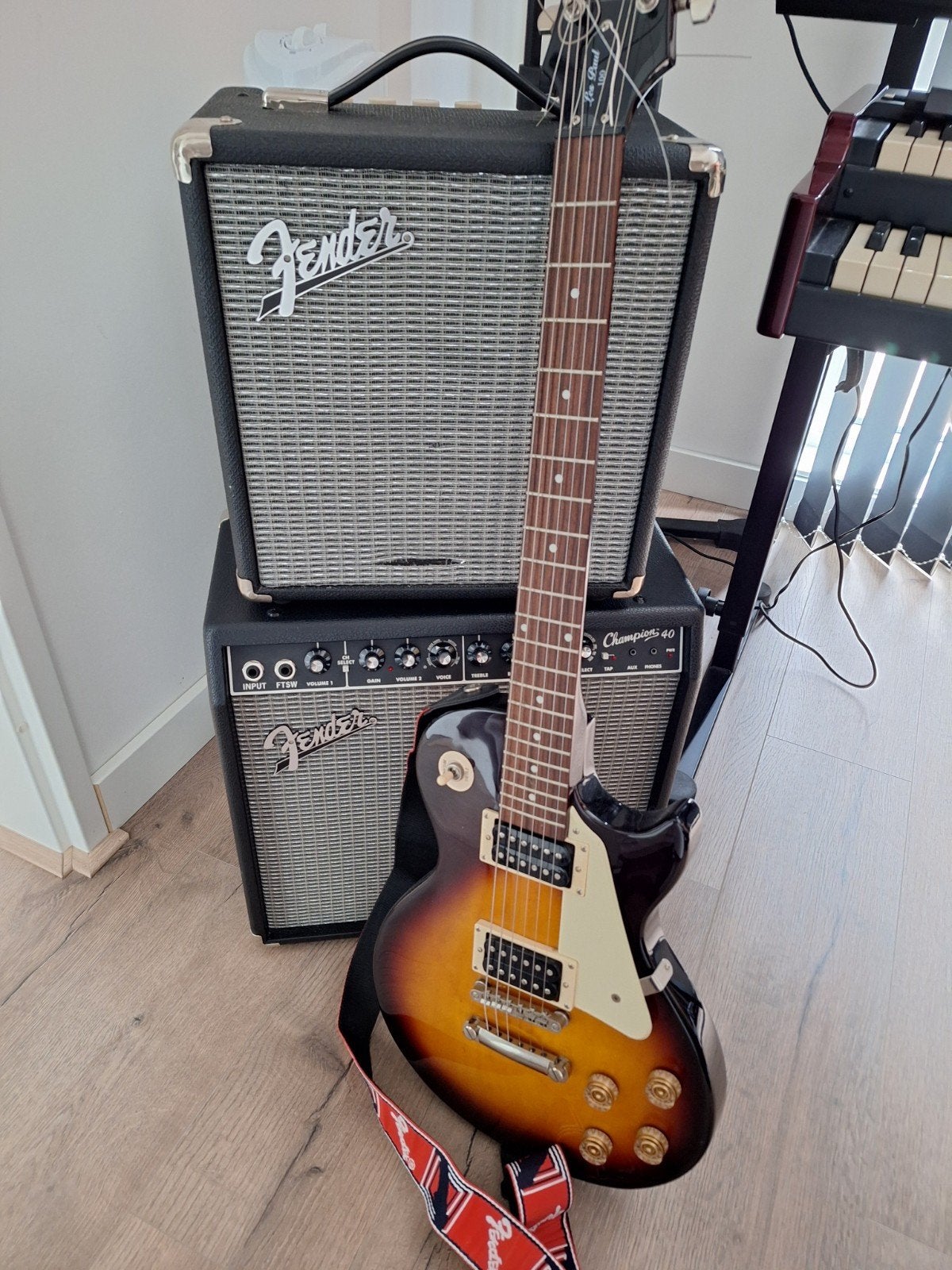 T.k. zgan Epihone les Paul model 100 met Gator  koffer, Ophalen of Verzenden, Zo goed als nieuw, Overige instrumenten