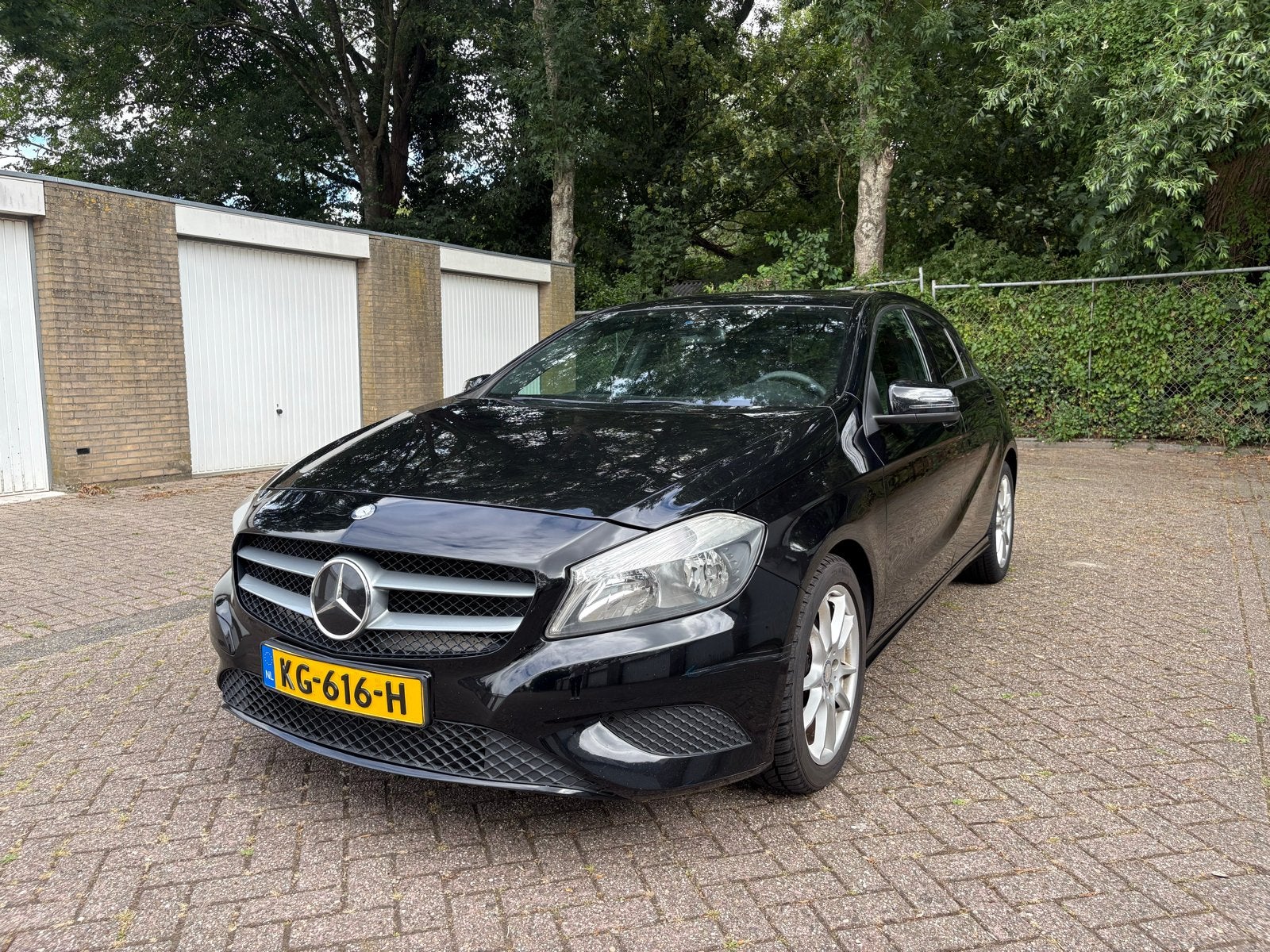 Mercedes-Benz A-Klasse A180 1.6 Blue Efficiency 2013 Zwart, Voorwielaandrijving, Zwart, 4 cilinders, Leder en Stof