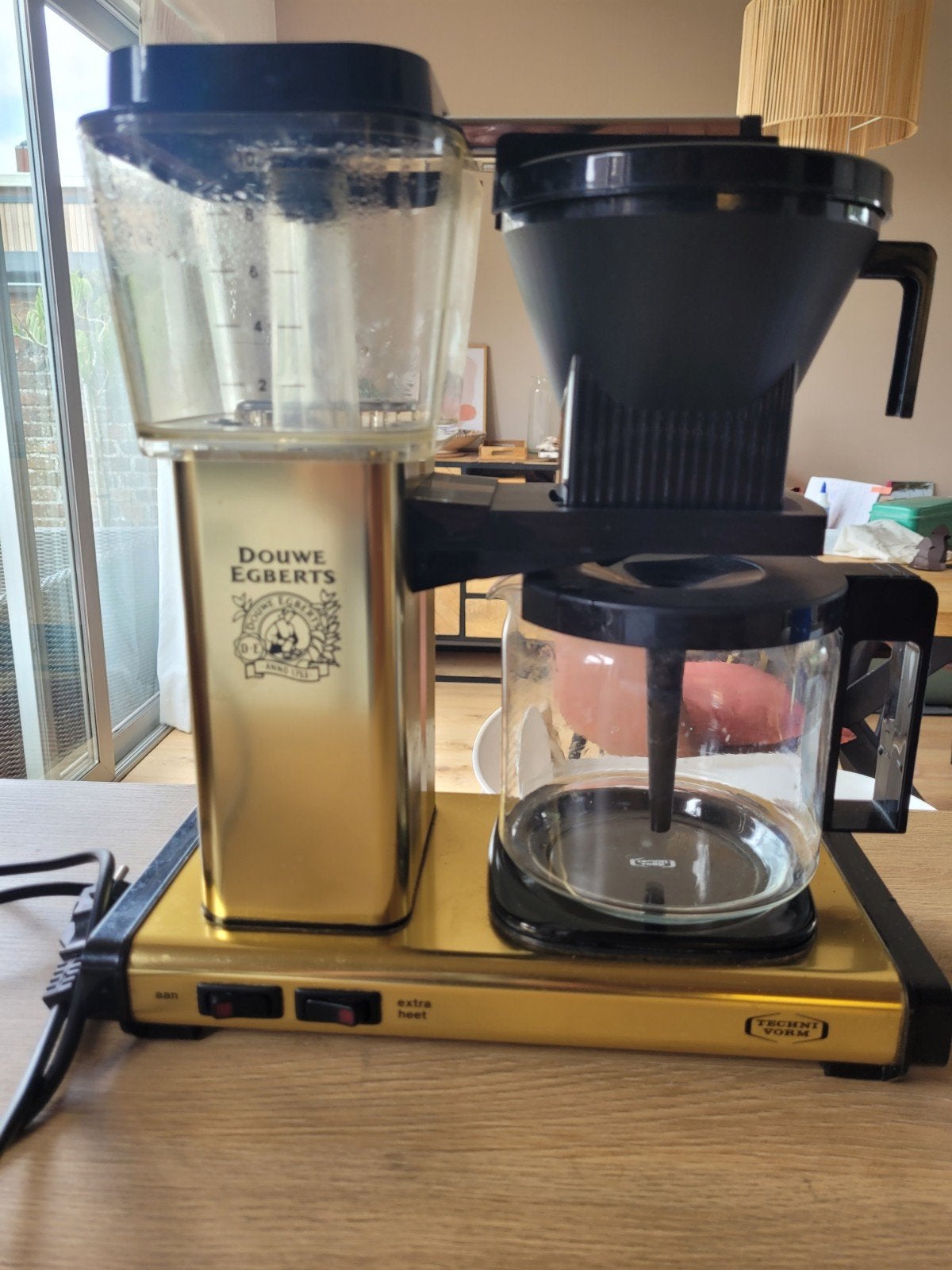 Filterkoffiezet apparaat Douwe Egberts, Ophalen, Koffiemachine