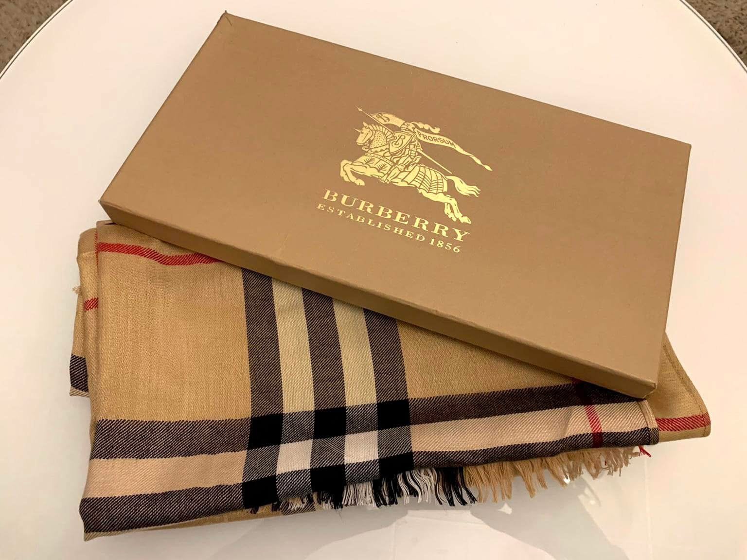Burberry sjaal NIEUW, Ophalen of Verzenden, Nieuw, Sjaal