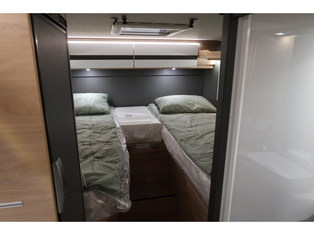 Dethleffs Globebus T4 ENKELE BEDDEN/ AUTOMAAT, Caravans en Kamperen, Campers, Automaat, Ringverwarming, Fiat, 6 tot 7 meter