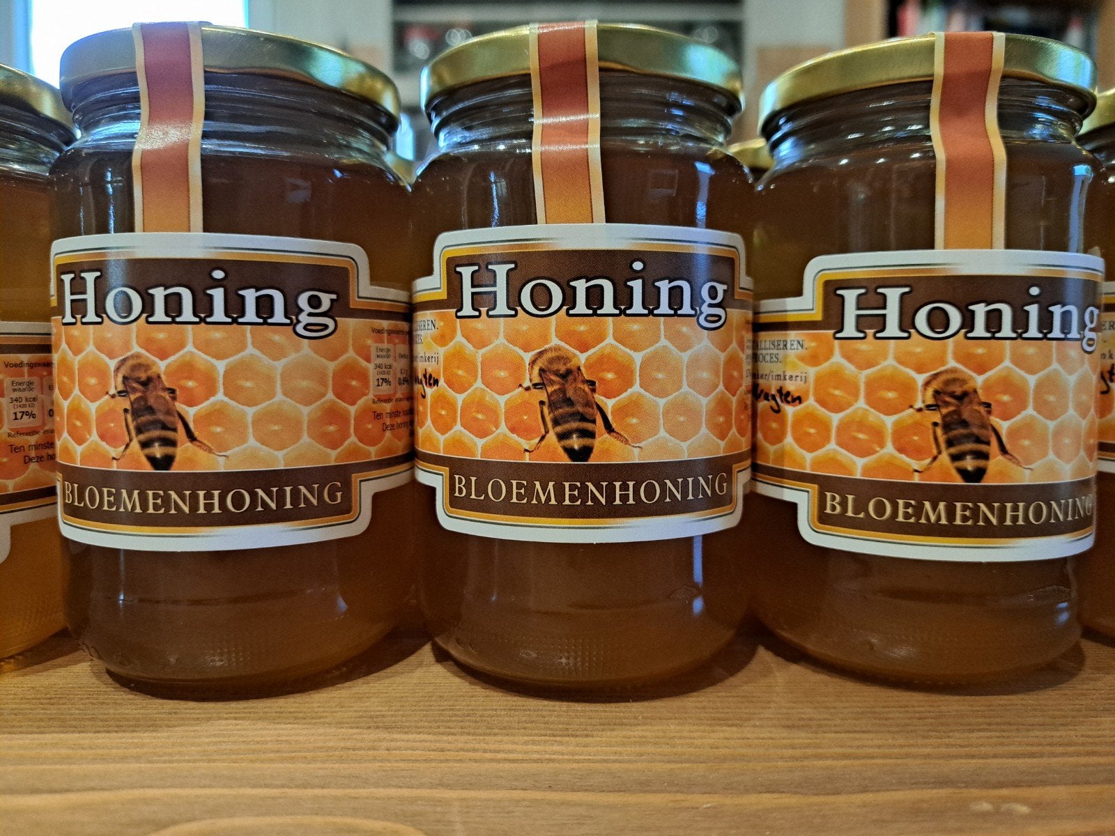 Verse zomerhoning uit het Bentwoud, Ophalen