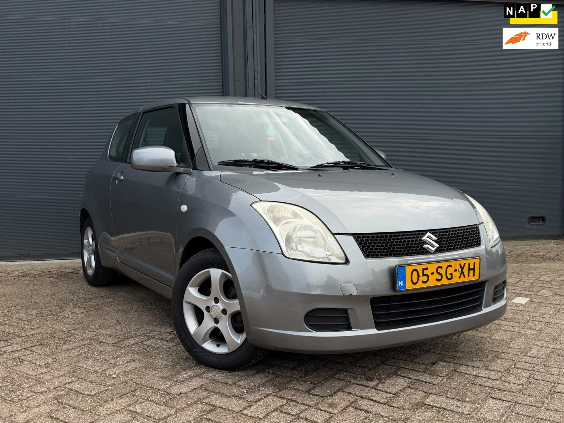 Suzuki Swift 1.3 | 3 Deurs | Dealer Onderhouden | Apk 01-202, Auto's, Emergency brake assist, Gebruikt, 31 €/maand, 400 kg