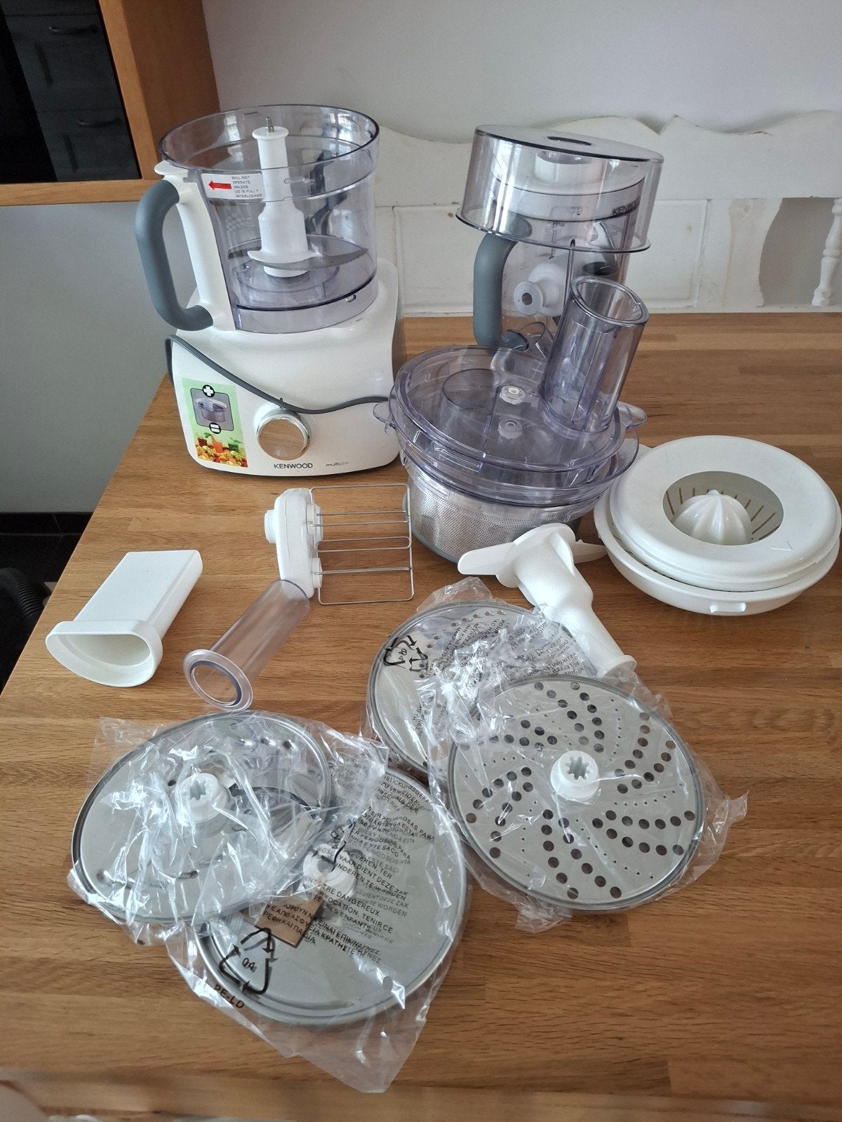 Kenwood Multipro Compact Foodprocessor FDM301SS, Gebruikt, 2 snelheden, Ophalen of Verzenden, 2 tot 3 liter