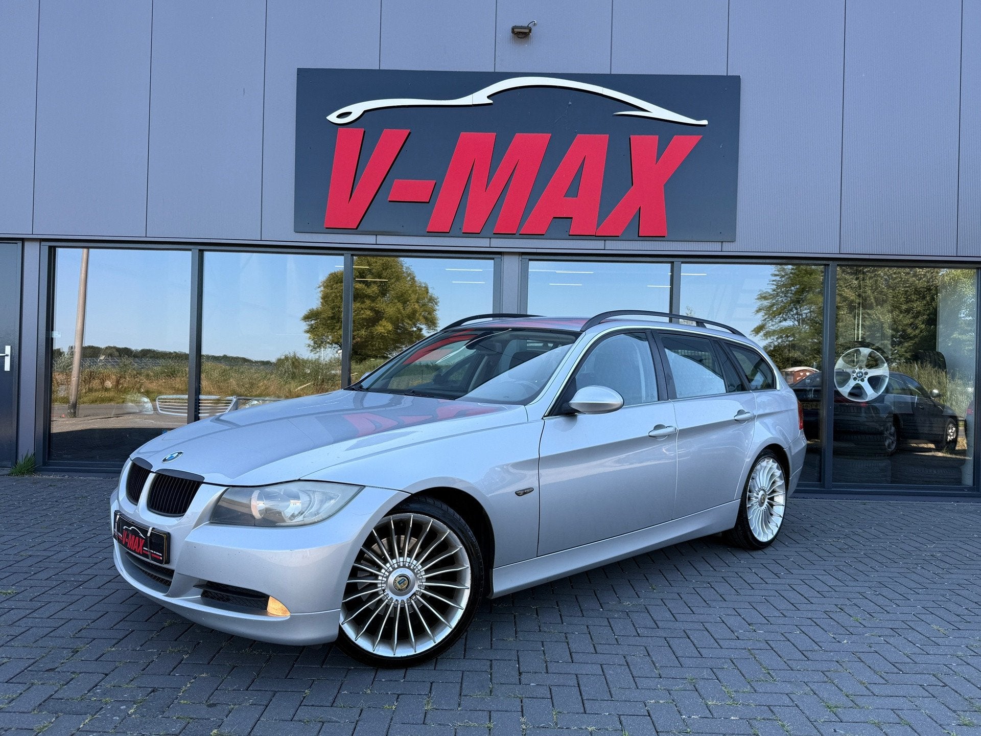 BMW 325i 3.0 Touring AUT Executive NAP Climate Cruise PDC, Auto's, Automaat, 745 kg, Gebruikt, Parkeersensor