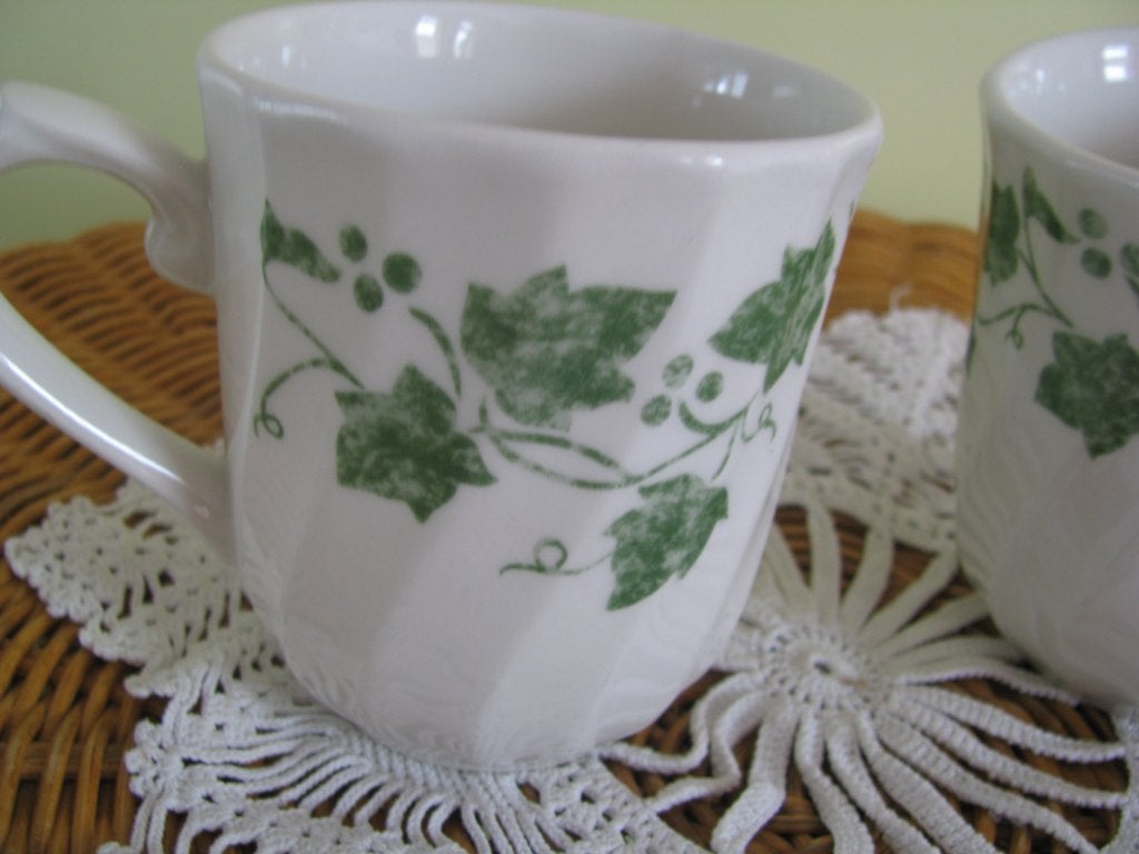 Churchill Staffordshire * 2 x mok # beker met oor *, Ophalen of Verzenden, Zo goed als nieuw, Overige stijlen, Kop(pen) en/of Schotel(s)