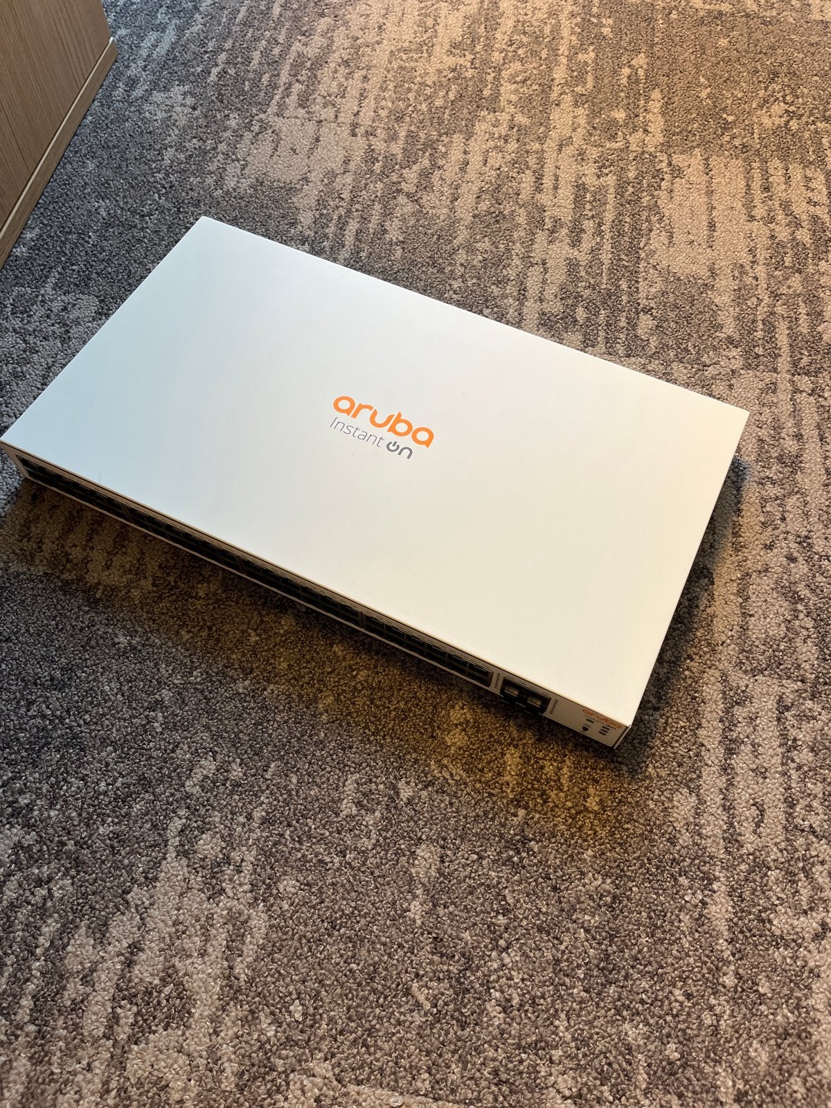 Aruba Networking Instant On 1830 Switch - JL814A, Ophalen of Verzenden, Zo goed als nieuw