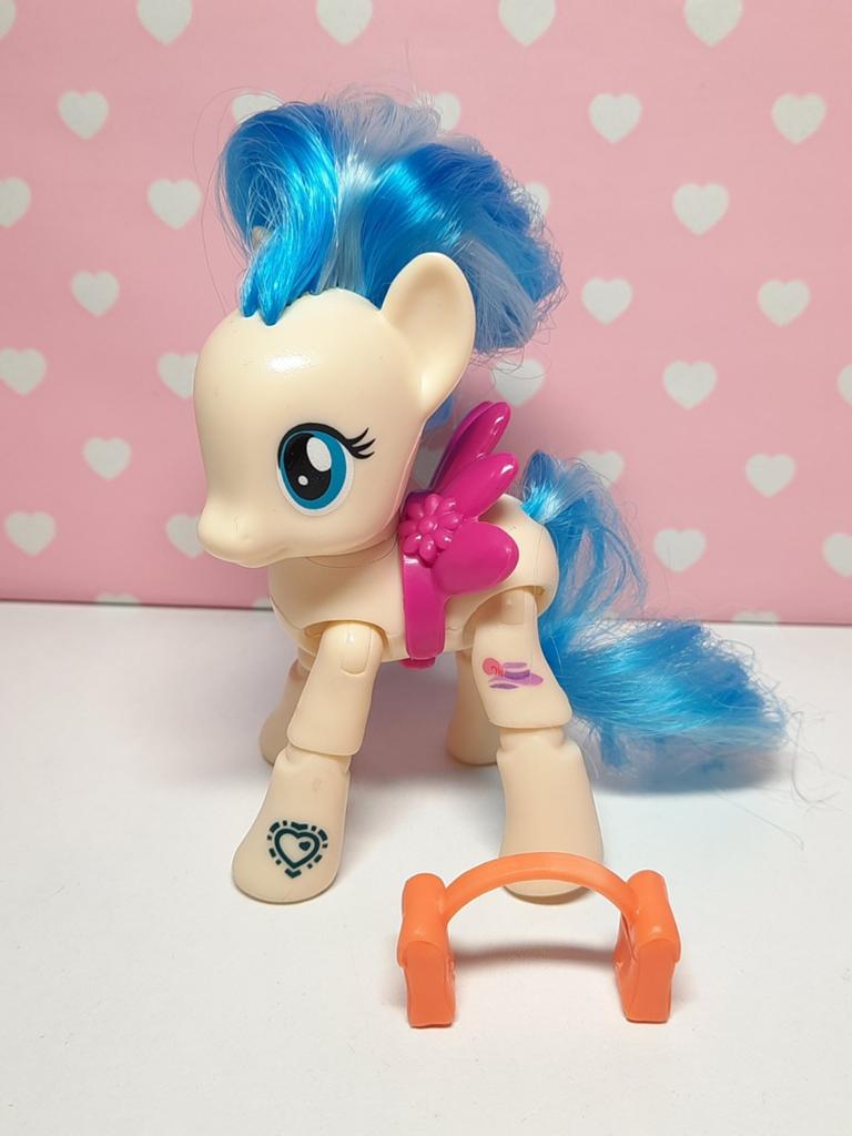 My Little Pony Miss Pommel Runway Show G4 beweegbaar, Ophalen of Verzenden, Gebruikt
