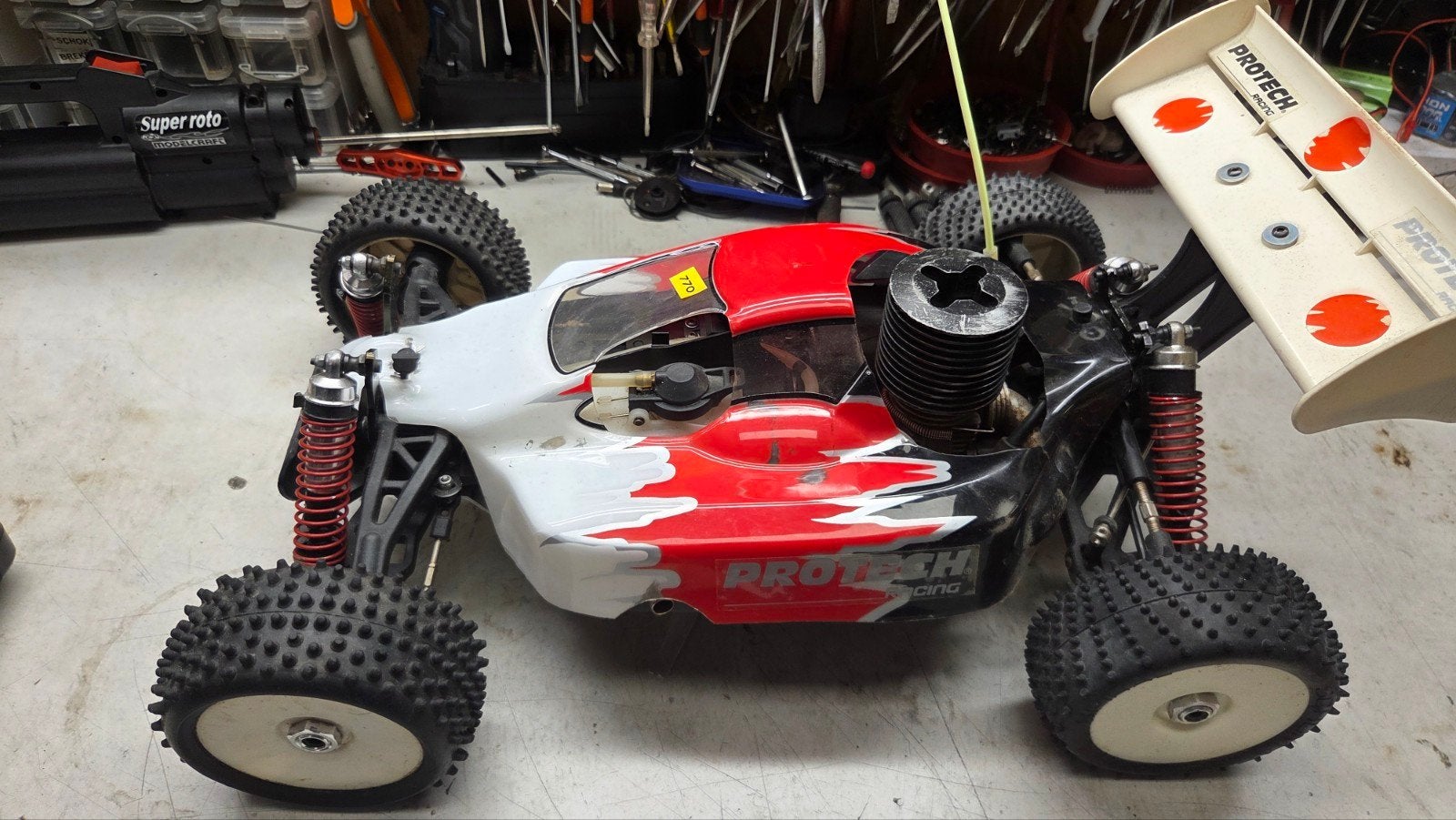te koop mooie protech yada, Gebruikt, Auto offroad, Ophalen of Verzenden, Schaal 1:8