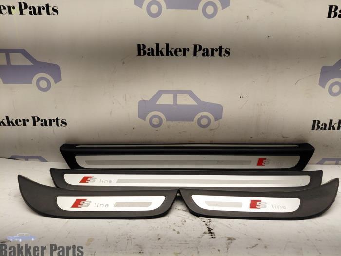 Sierstrip van een Audi Q5, Gebruikt, -, -, -