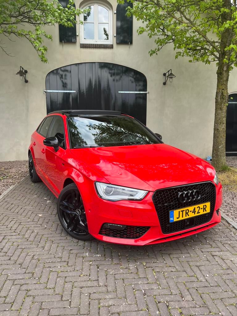 Audi A3 1.8 S-line||Pano|ACC|Elek stoelen|CarPlay|Alcantara, Zwart, 4 cilinders, Bedrijf, 1600 kg