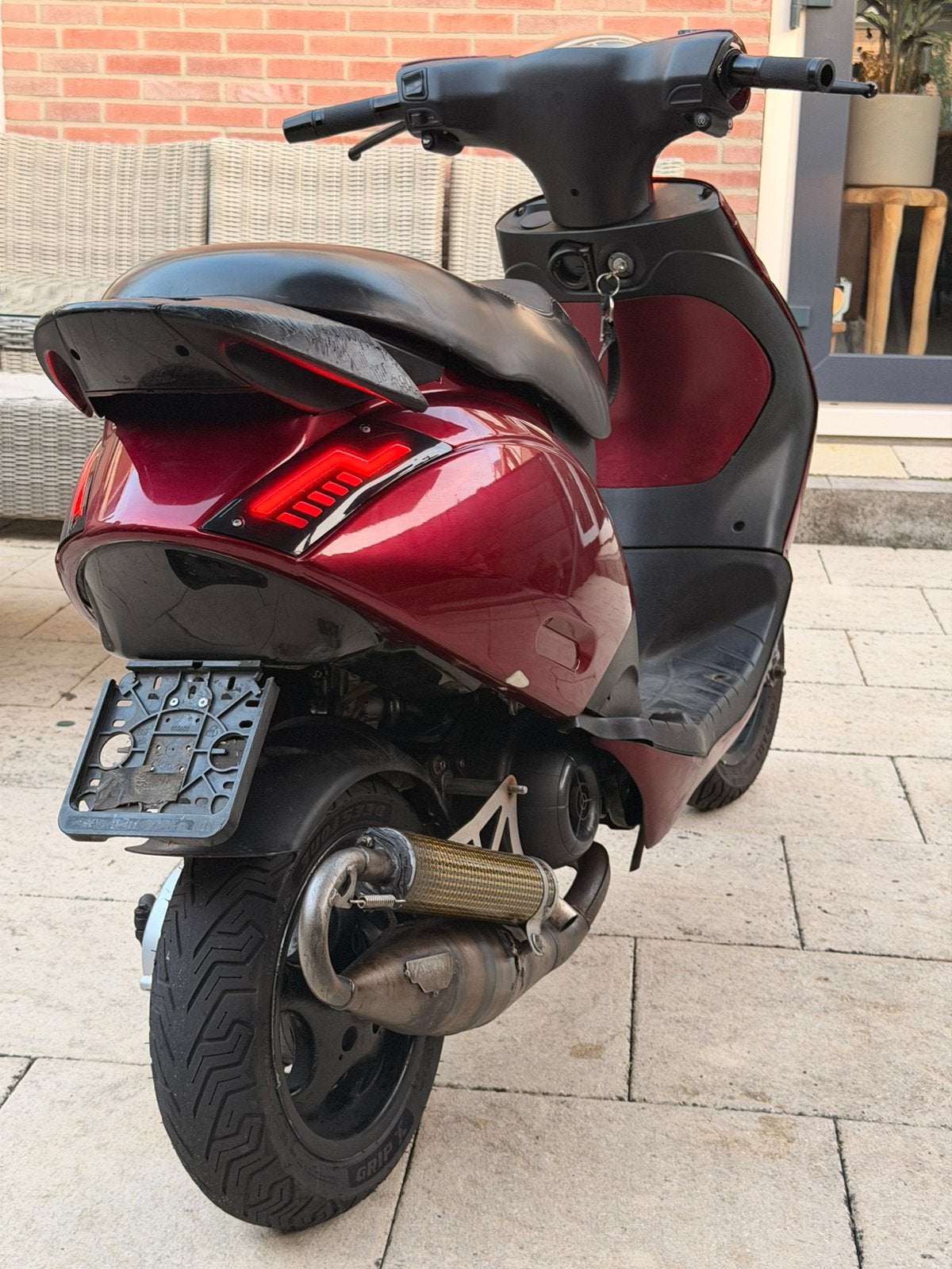 Yasuni r teruil tegen c16, Fietsen en Brommers, Scooters | Yamaha, Ophalen of Verzenden, Zo goed als nieuw, Tweetakt, Overige modellen