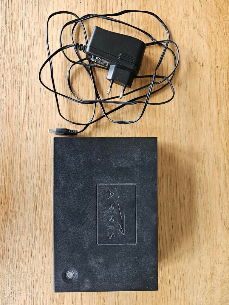 KPN Arris VIP2952 V2 Decoder met adapter, Ophalen, Gebruikt, Decoder