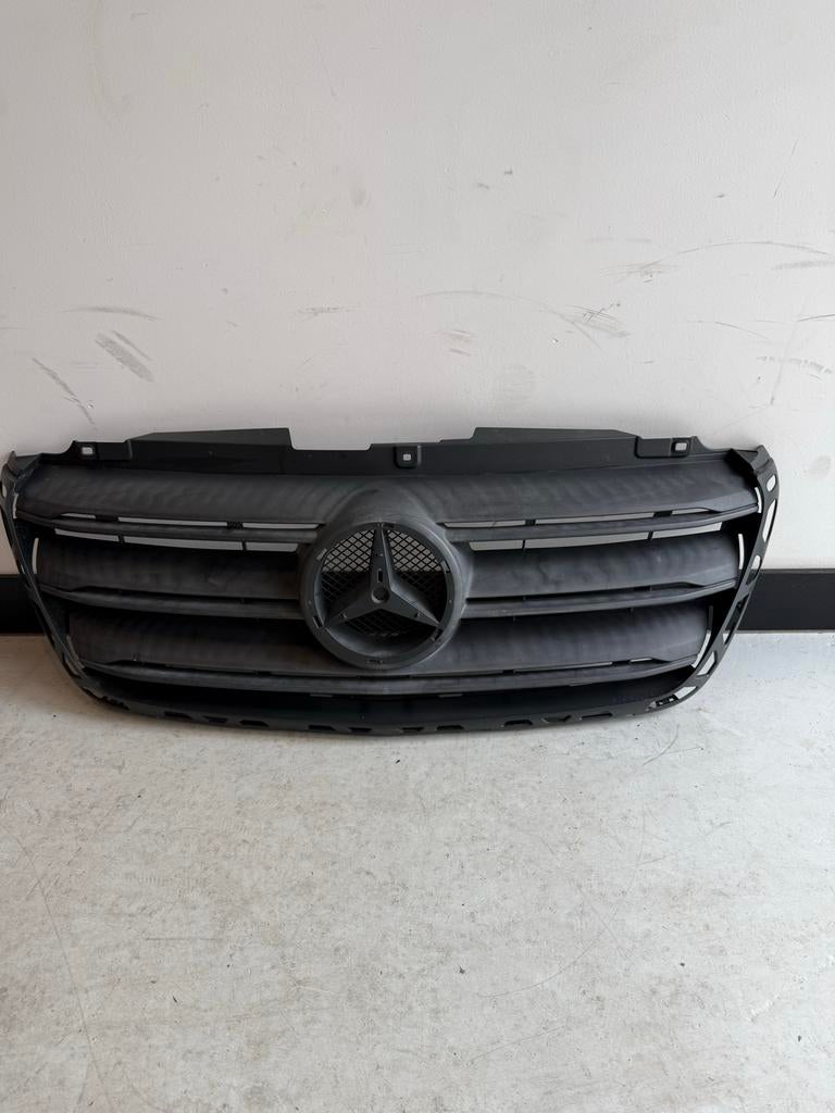 Mercedes-Benz sprinter 2018->  Grille W907, Ophalen, Gebruikt, Voor, Mercedes-Benz
