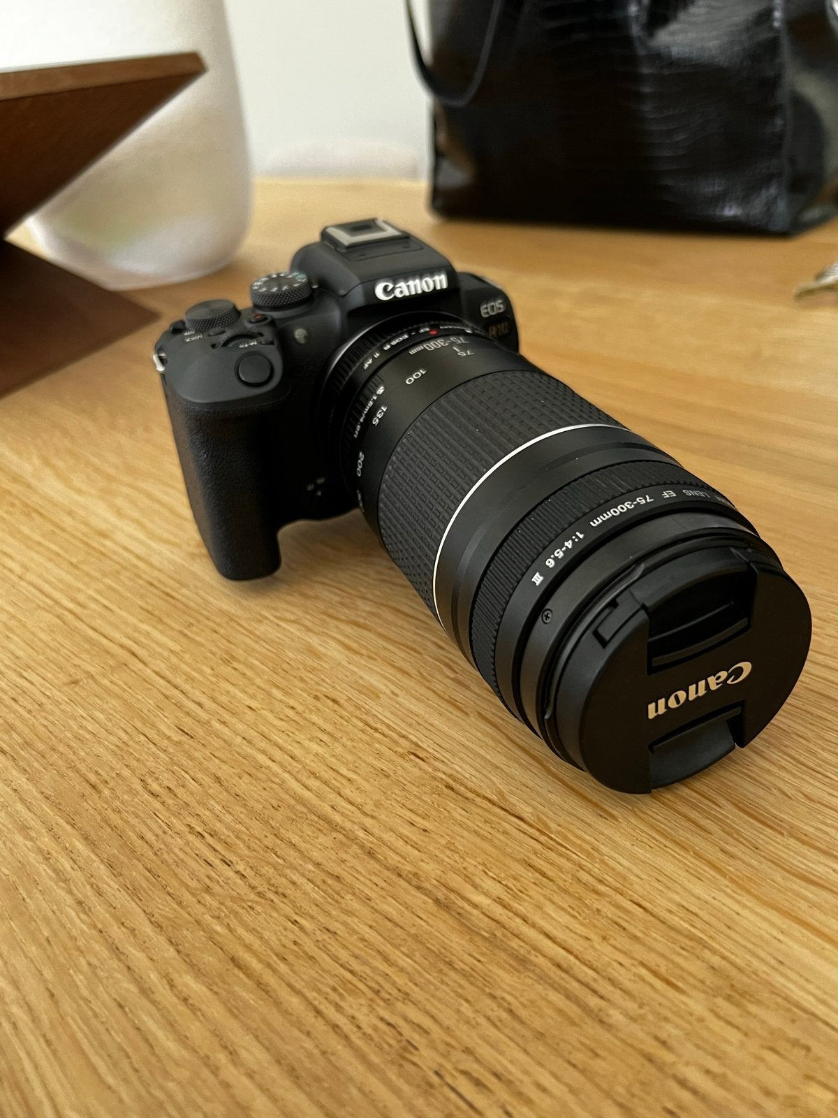 Canon EOS R10 systeemcamera met 2 lenzen en tas, Ophalen, Spiegelreflex, Canon, Zo goed als nieuw