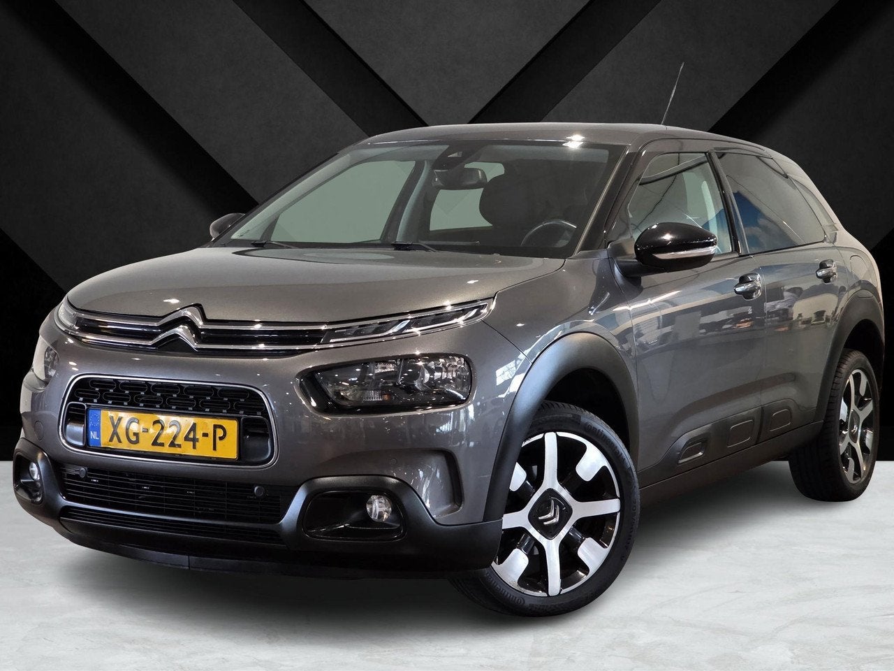 Citroën C4 Cactus Shine 1.2 Turbo 110pk | NAVI | KEYLESS |, Dealer onderhouden, Gebruikt, 49 €/maand, Bedrijf