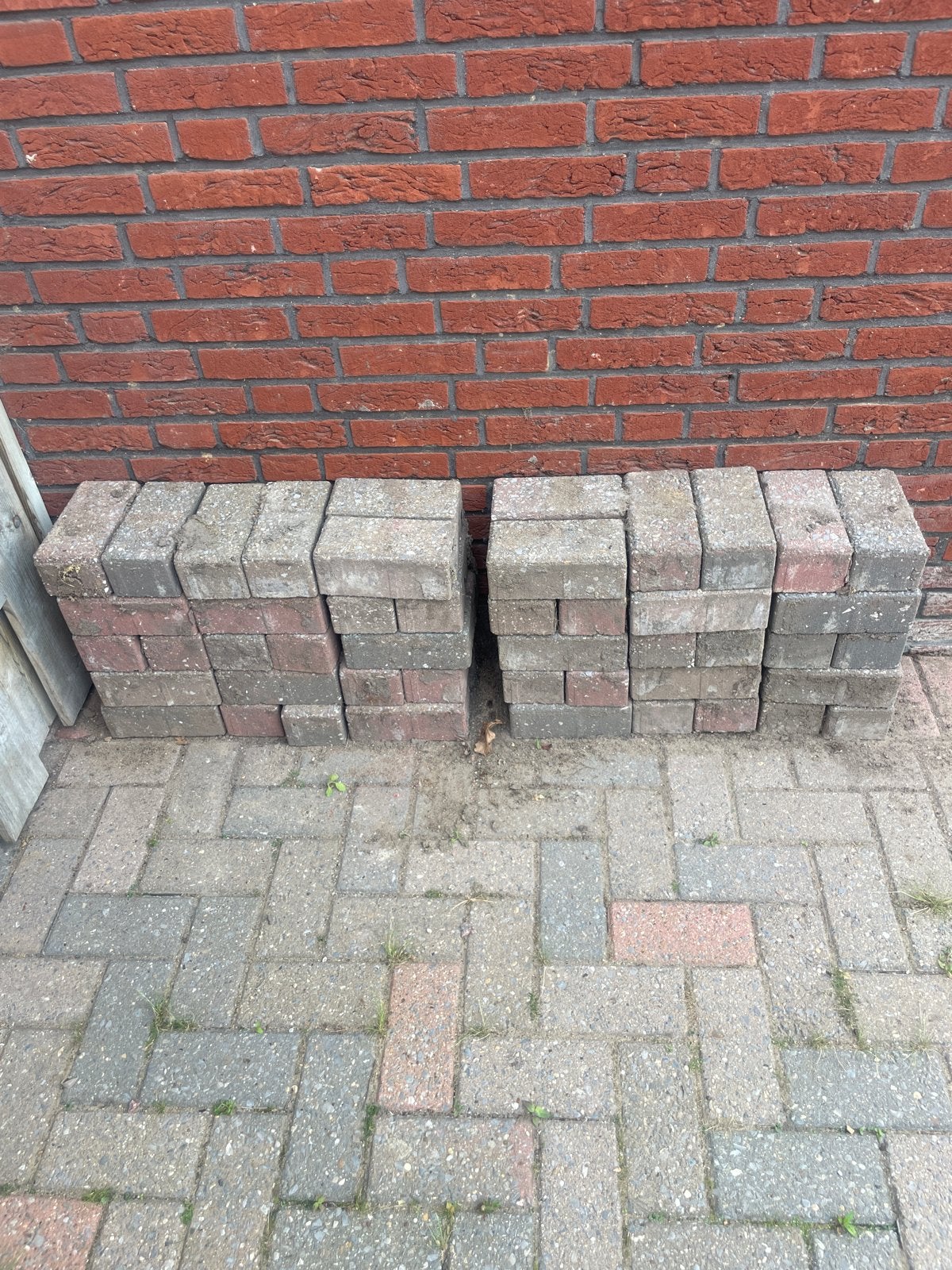 Gebruikte betonnen klinkers voor tuin of oprit, Tuin en Terras, Tegels en Klinkers, Ophalen, Gebruikt, Klinkers, Minder dan 5 m²