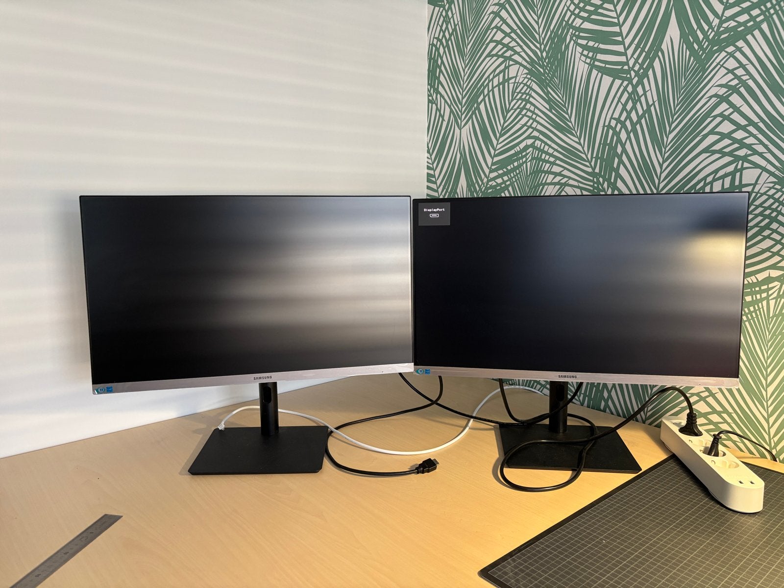 2x Samsung LS24R650 23,8 inch monitoren, Ophalen, HDMI, IPS, In hoogte verstelbaar
