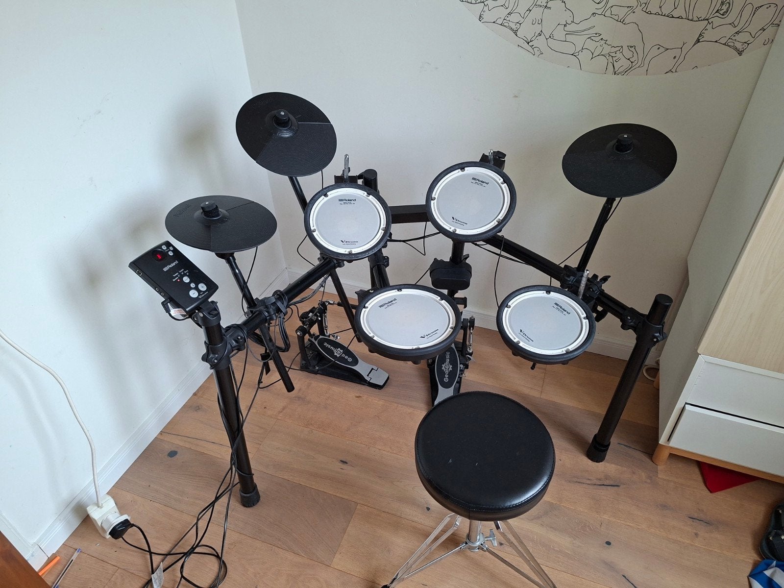 Roland TD-1 V-Drums Elektronisch Drumstel met Kruk, Muziek en Instrumenten, Drumstellen en Slagwerk, Ophalen, Zo goed als nieuw