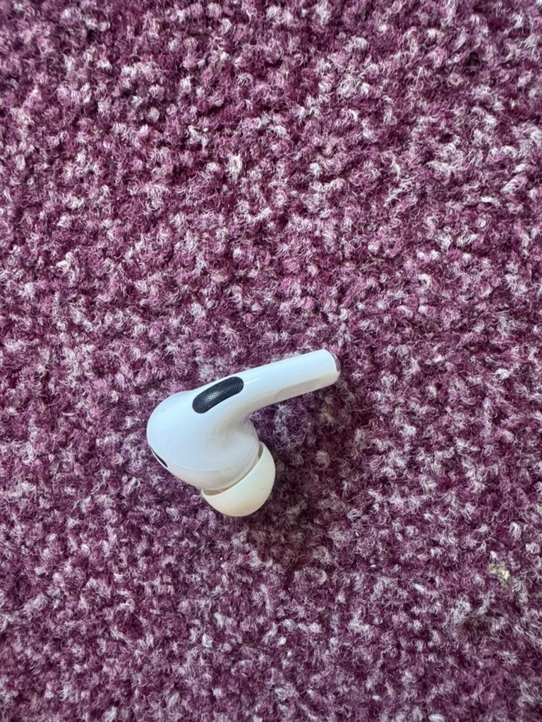 AirPod pro 2 oortje links, Telecommunicatie, Mobiele telefoons | Oordopjes, Ophalen, Zo goed als nieuw