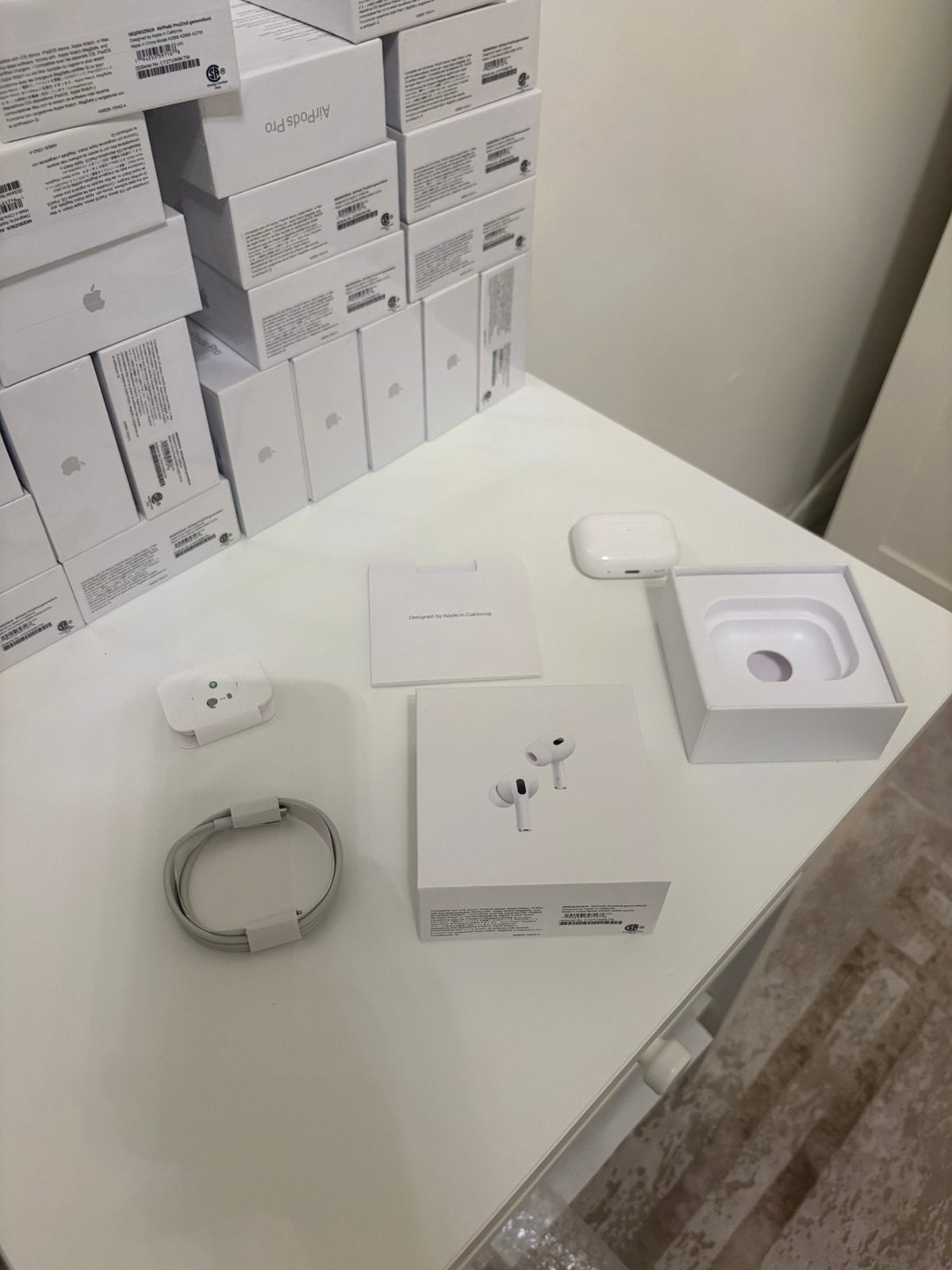 Airpods pro 2 - NIEUW in doos, Telecommunicatie, Ophalen of Verzenden, Zo goed als nieuw, In oorschelp (earbud)