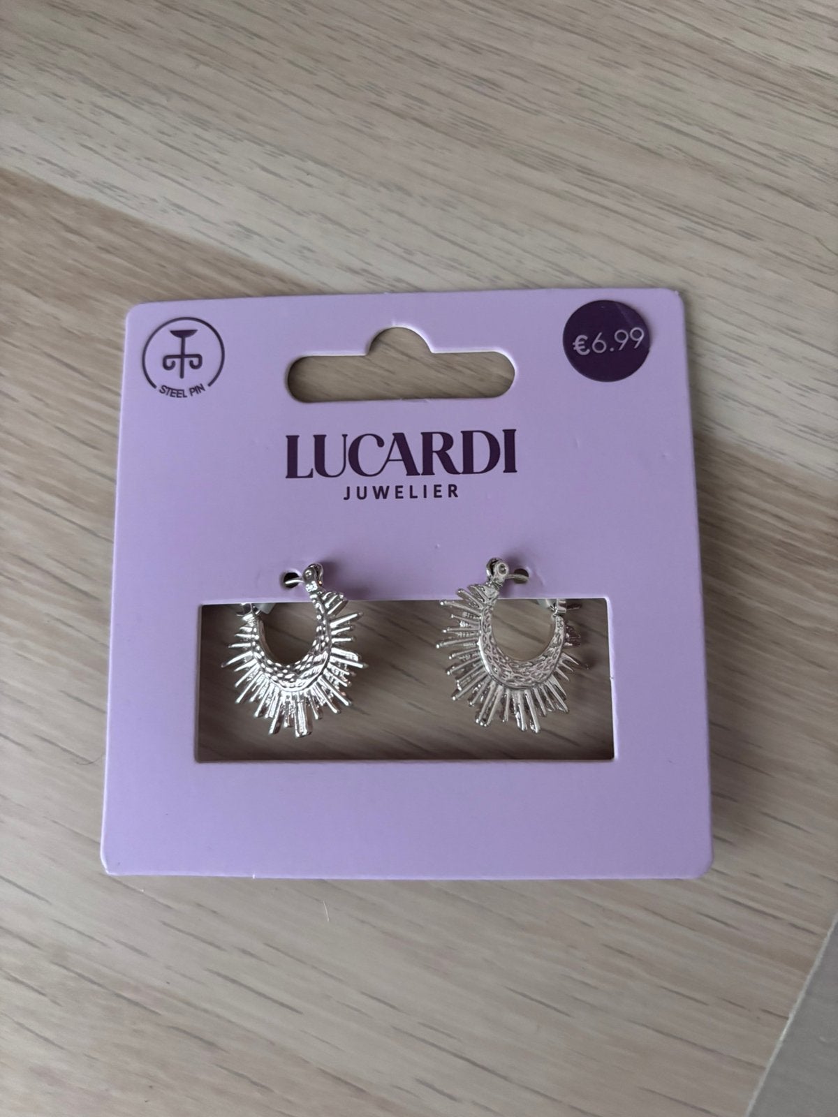 Nieuwe zilverkleurige oorbellen lucardi, Overige materialen, Hangers, Nieuw, Ophalen of Verzenden