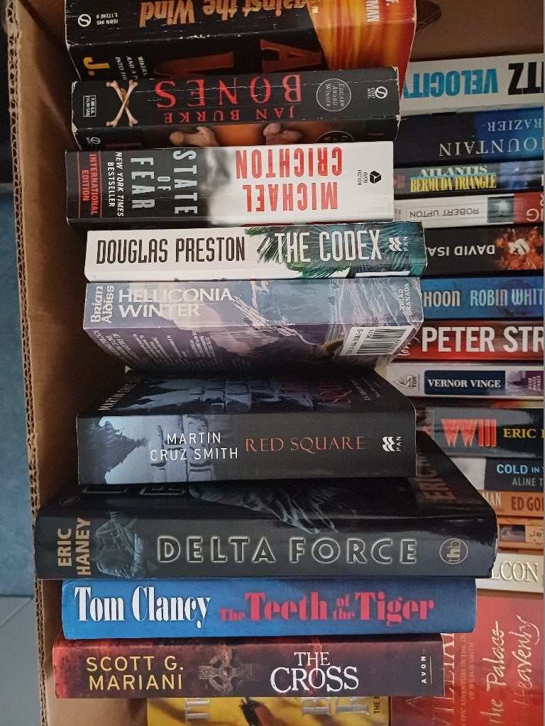 Doos met engelse pockets verschillende schrijvers thrillers, Ophalen, Gelezen, Varia