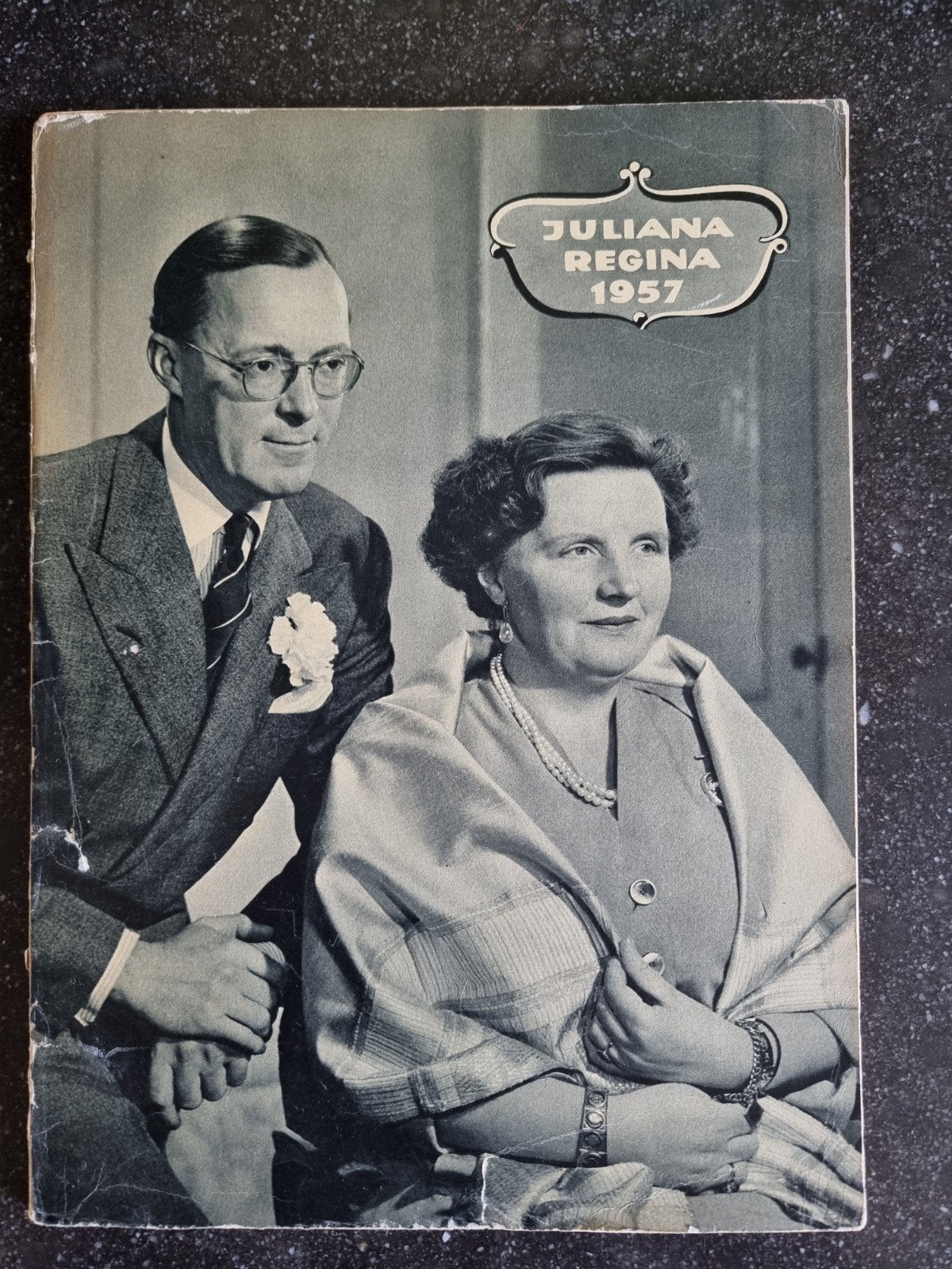 Juliana Regina 1957 - Koninklijk Huis, Verzenden, 20e eeuw of later, Gelezen, Onbekend