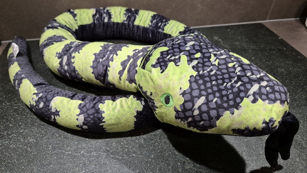 Slang, lange knuffel, zwart/groen, 180cm.PetjesWorld.  5B14, Kinderen en Baby's, Speelgoed | Knuffels en Pluche, Tweedehands verkoop