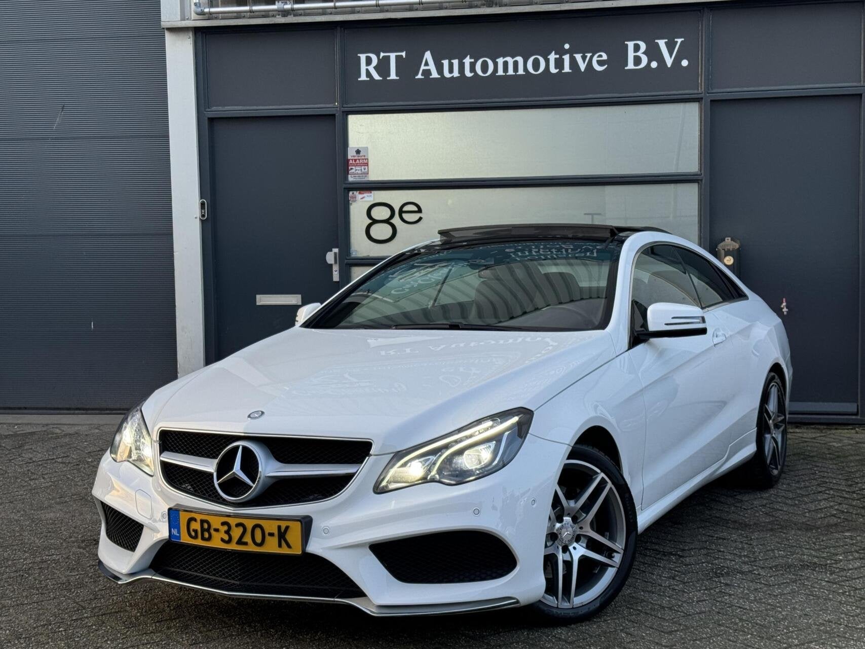 Mercedes E200 Coupé AMG Pano / Leder Automaat, Automaat, Achterwielaandrijving, 4 cilinders, 4 stoelen