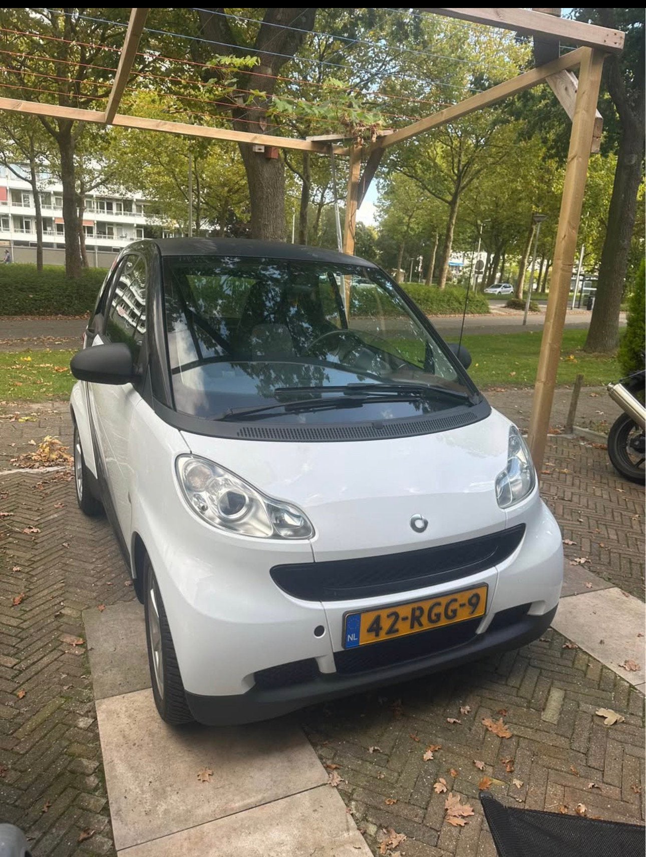 Smart ForTwo 1.0 45KW Coupe MHD AUT 2011 Zwart, Auto's, Automaat, Achterwielaandrijving, 18 €/maand, 61 pk