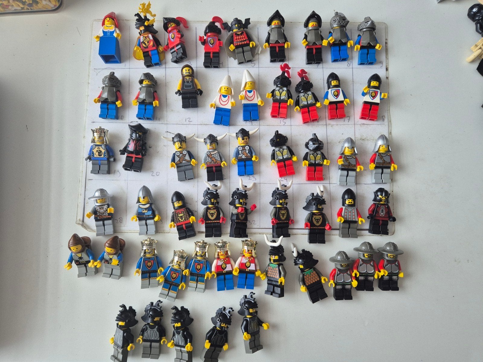 lego dragon knight maiden lion knight fright poppetjes king, Ophalen of Verzenden