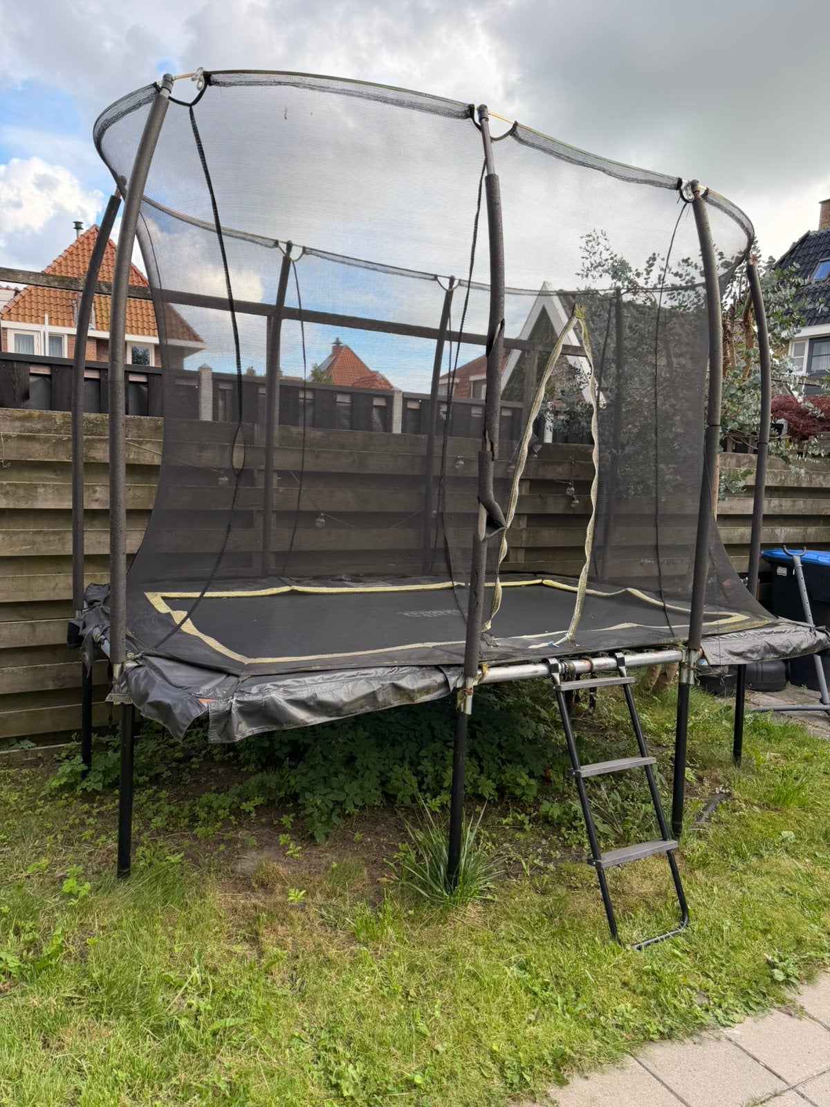 Salta trampoline, Ophalen, Gebruikt