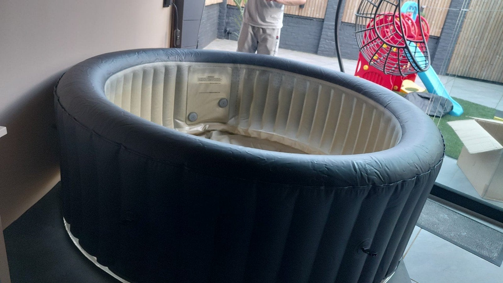 Mspa Aurora 6 persoons bubbelbad/jacuzzi compleet, Ophalen, Zo goed als nieuw, Afdekzeil, Opblaasbaar