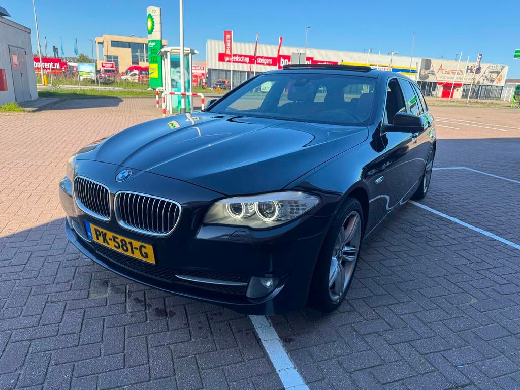 BMW 5-serie Touring 525d 2.0 DIESEL 160 KW XENON/PANO/NAVI, Auto's, BMW, Automaat, Euro 5, Achterwielaandrijving, 2000 kg