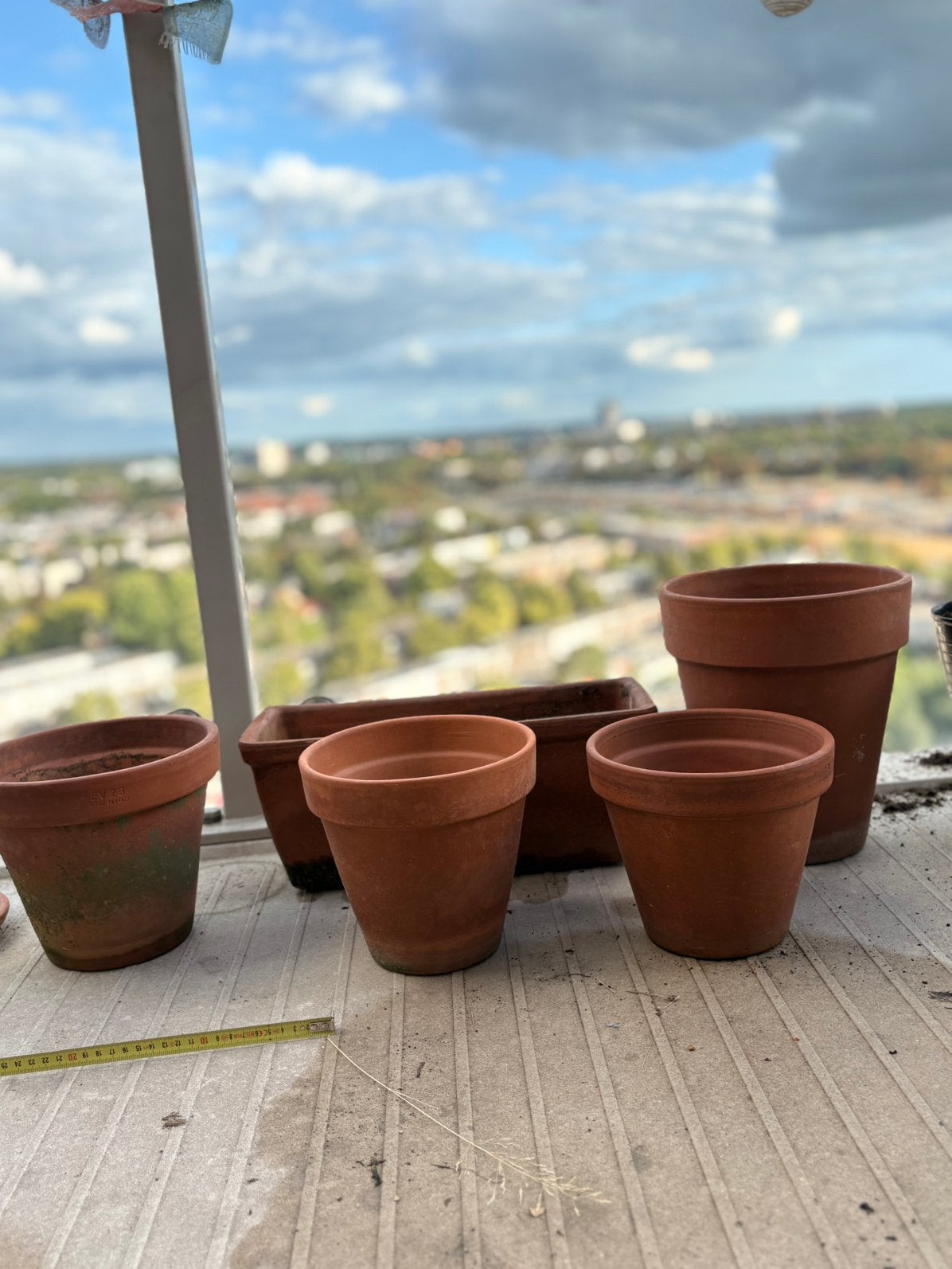 Set van 4 terracottapotten en één bak., Ophalen, Gebruikt, Terracotta, Balkon