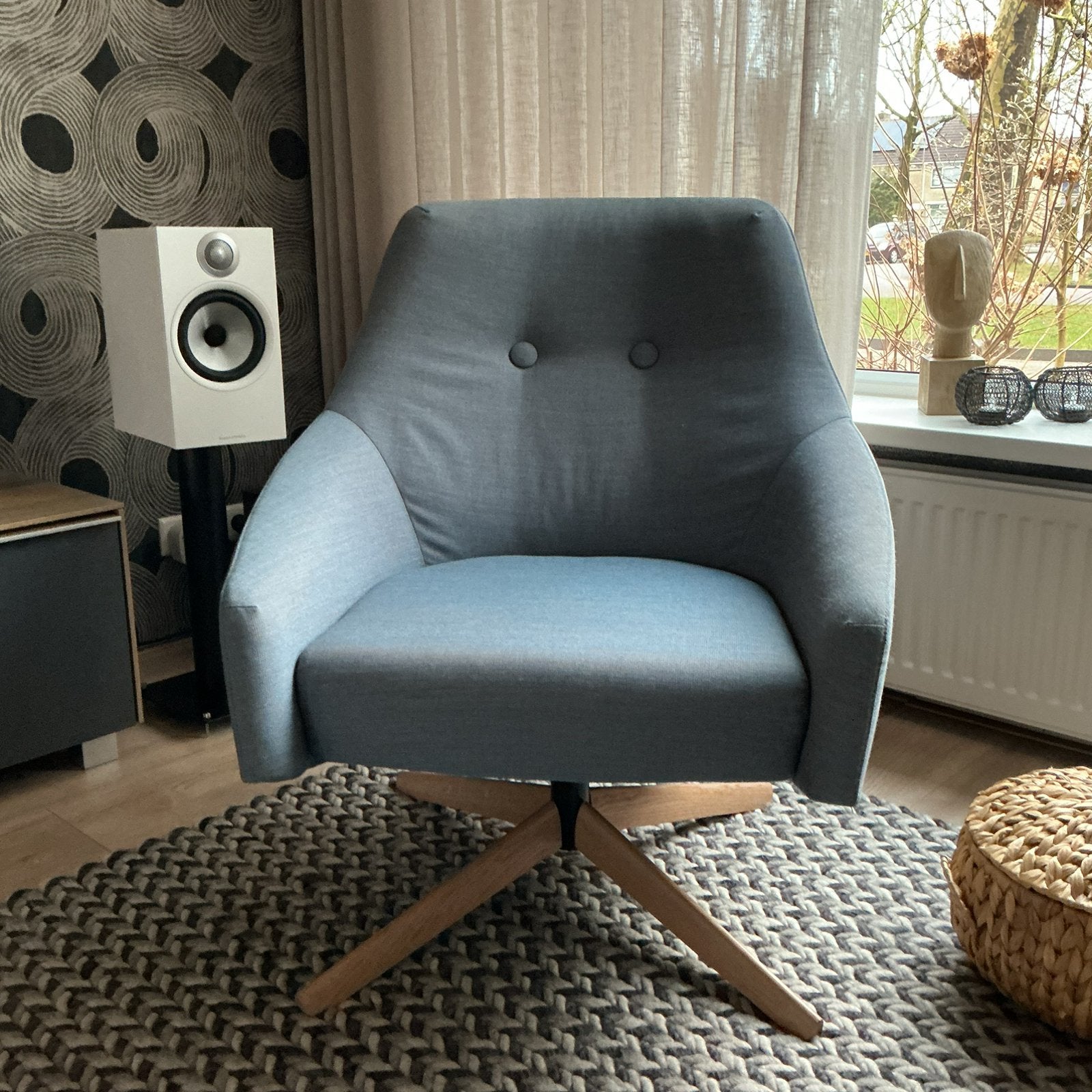 Keurig nette Montis Puk Low draaifauteuil, blauw/geolied eik, Ophalen, Gebruikt, Minder dan 75 cm, Stof