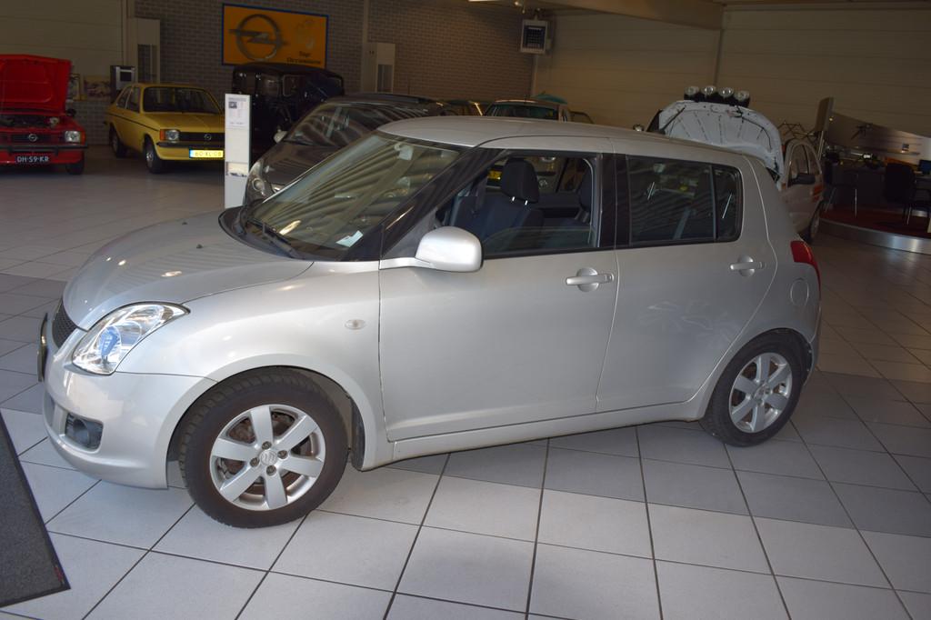 Suzuki Swift 1.3 16V Shogun 72913KM! (bj 2009), Voorwielaandrijving, Stof, Zwart, 400 kg